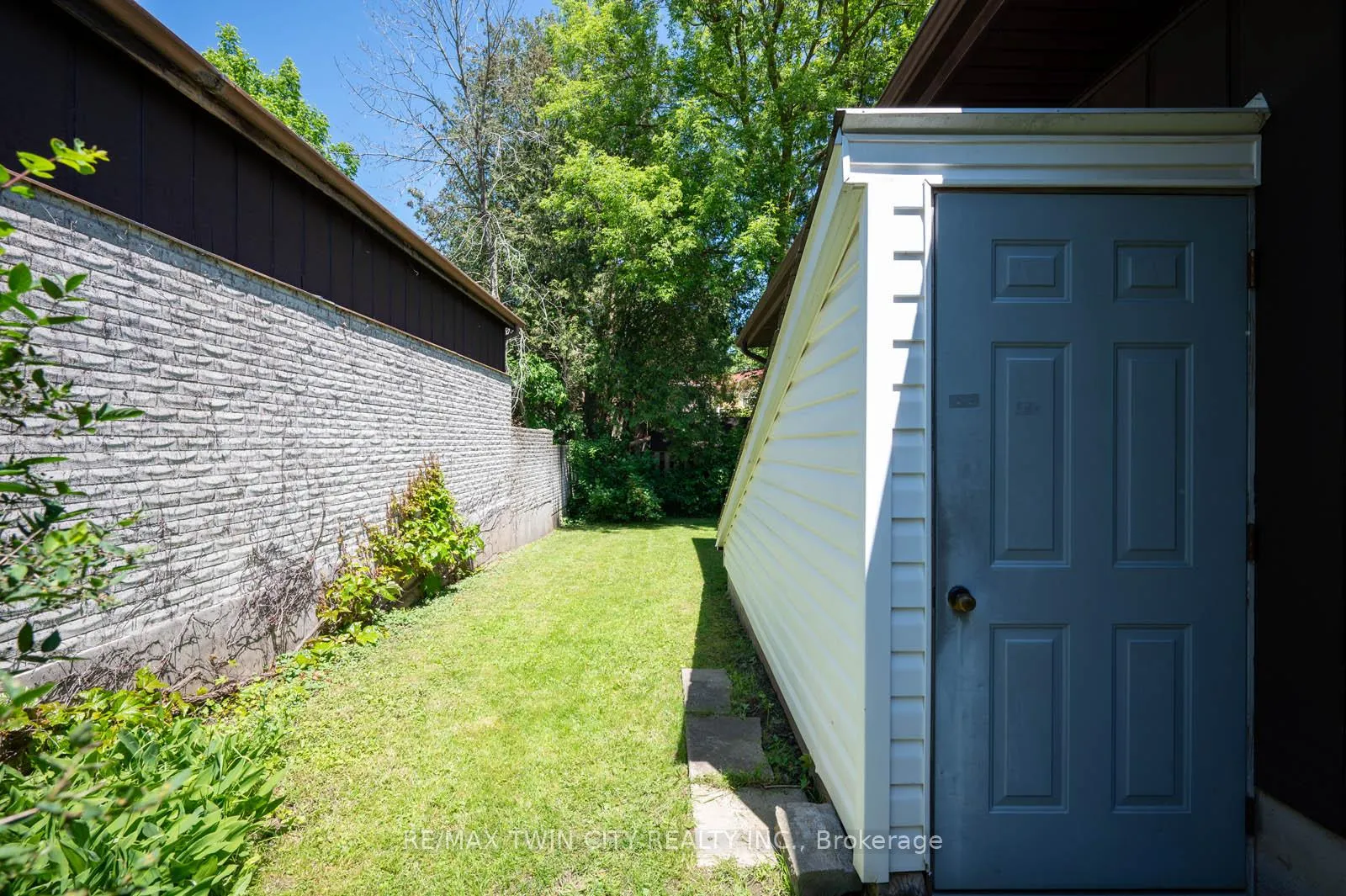 Photo 38 of 108 Keats Way Place, Waterloo — HOMEH