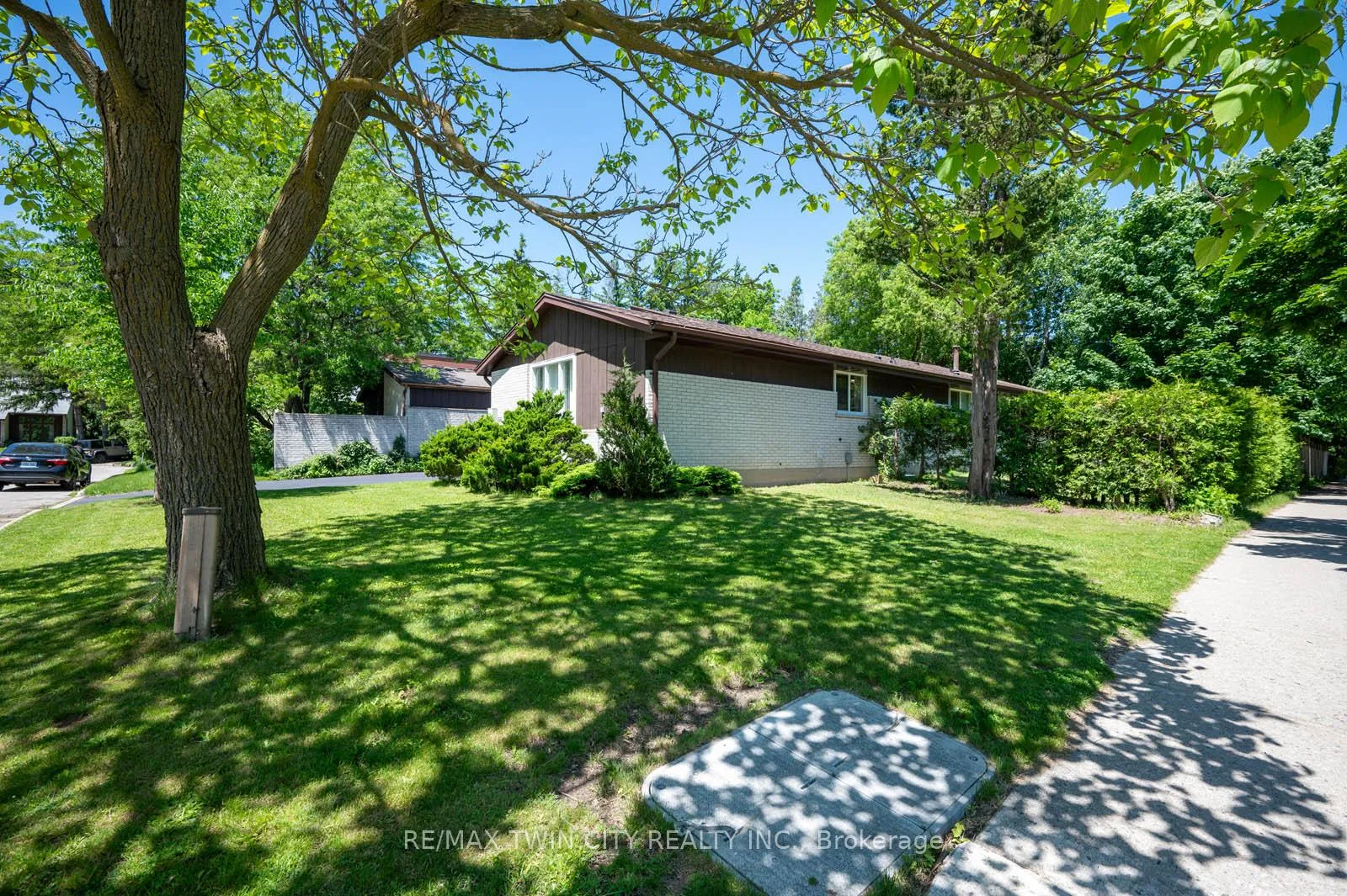Photo 39 of 108 Keats Way Place, Waterloo — HOMEH