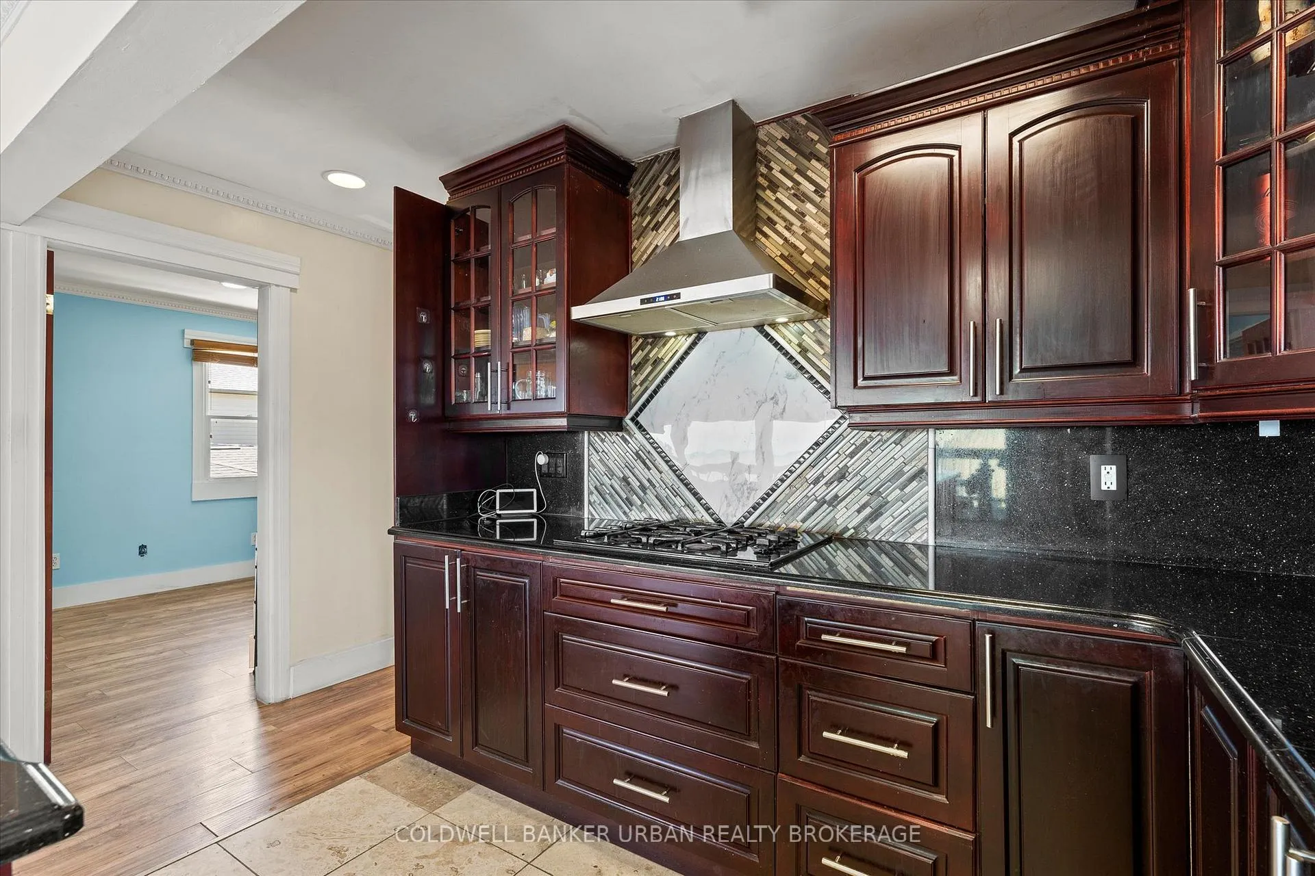Photo 11 of 1342 Shoreline Avenue, Tecumseh — HOMEH