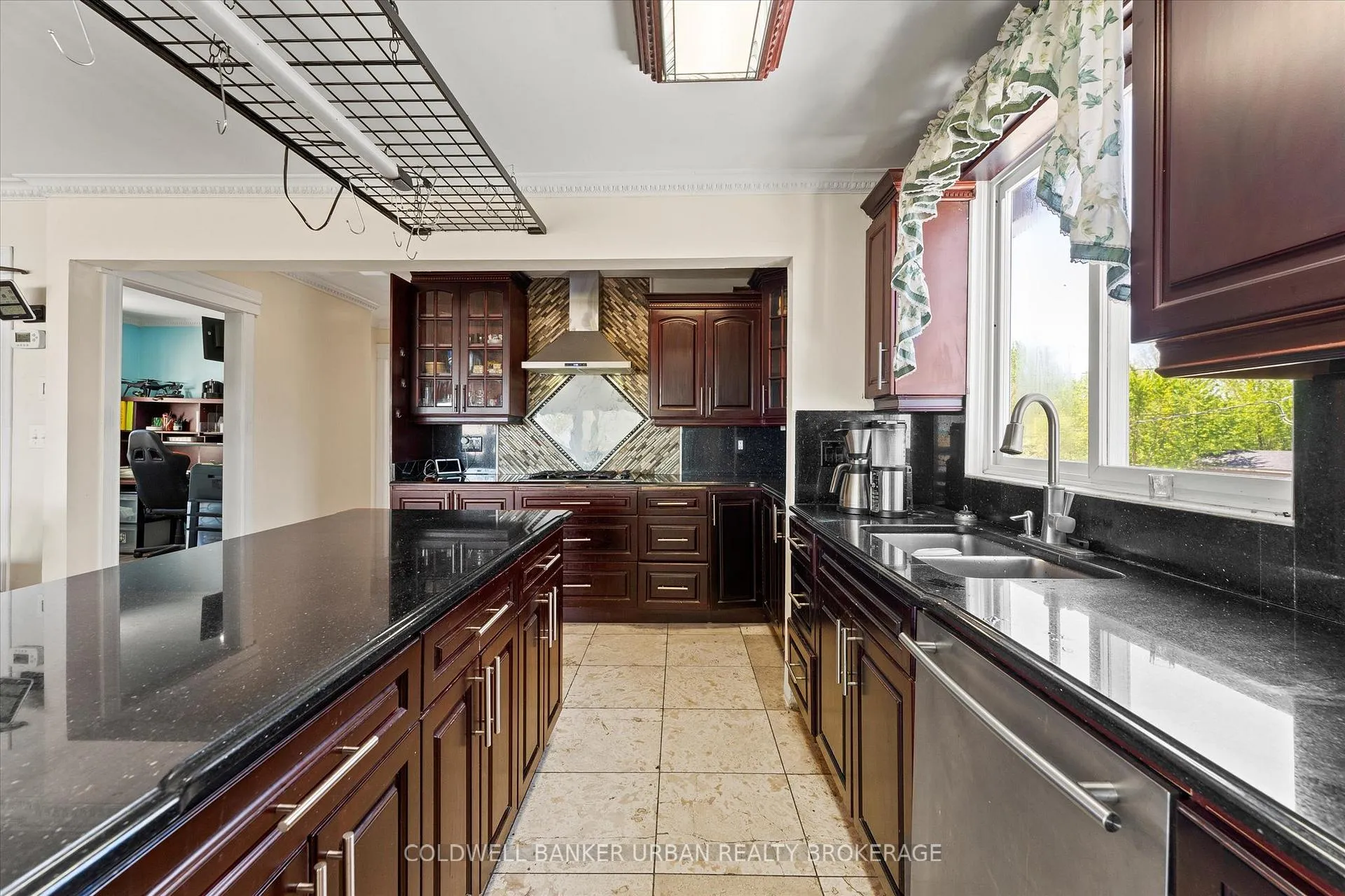 Photo 14 of 1342 Shoreline Avenue, Tecumseh — HOMEH