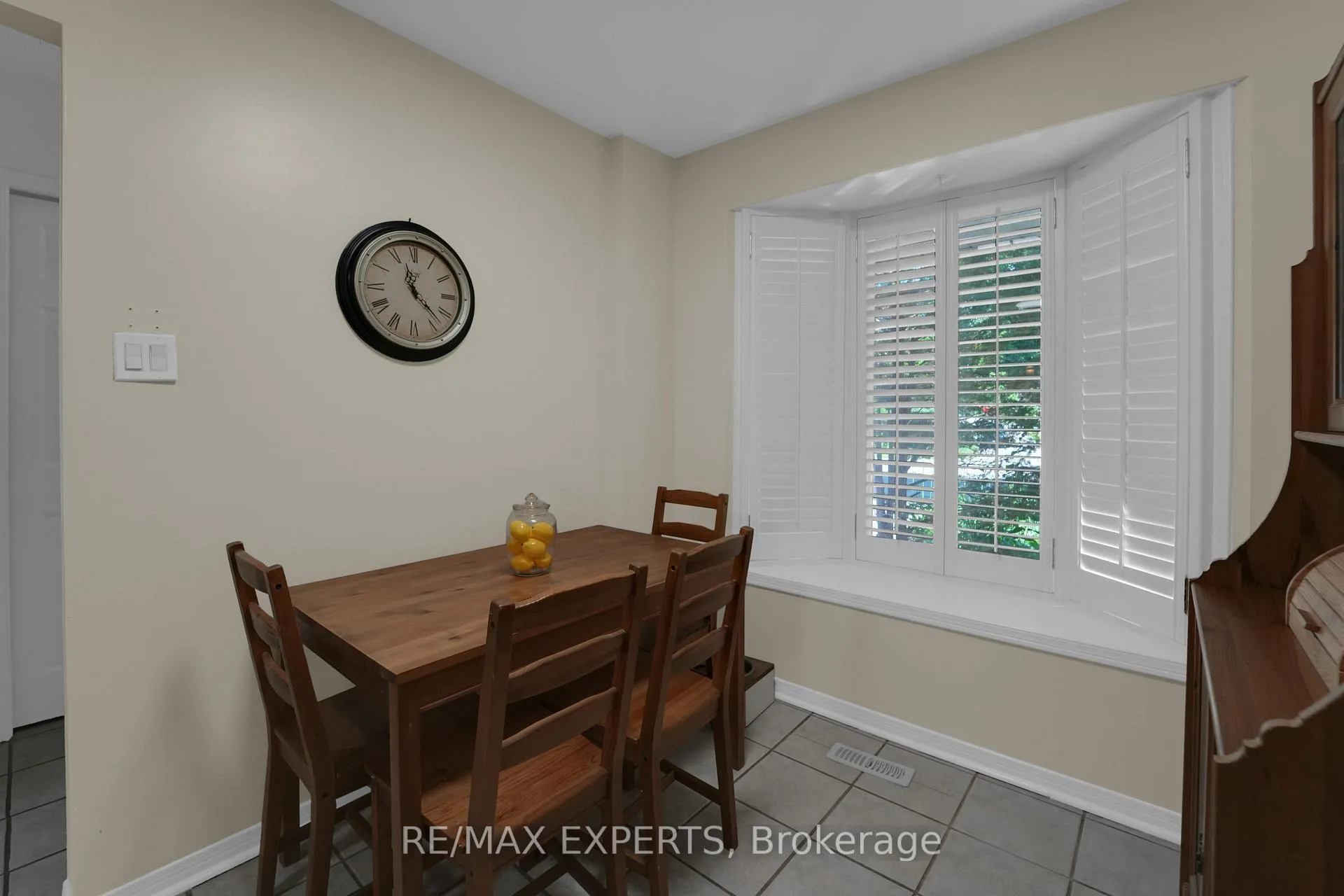 Photo 3 of 14 Snider Drive, Markham, Old Markham Village — HOMEH