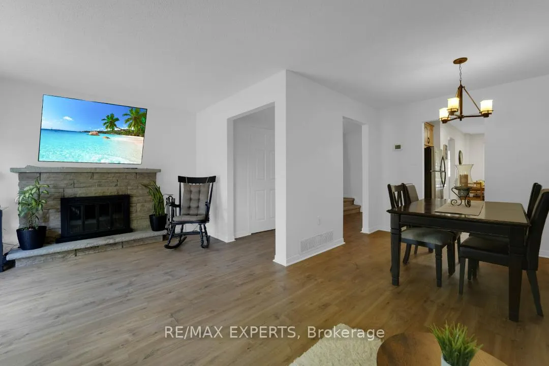 Photo 7 of 14 Snider Drive, Markham, Old Markham Village — HOMEH