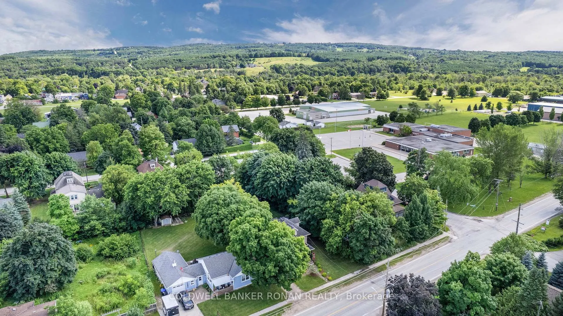 Photo 37 of 7597 County Rd 9, Clearview, Creemore — HOMEH