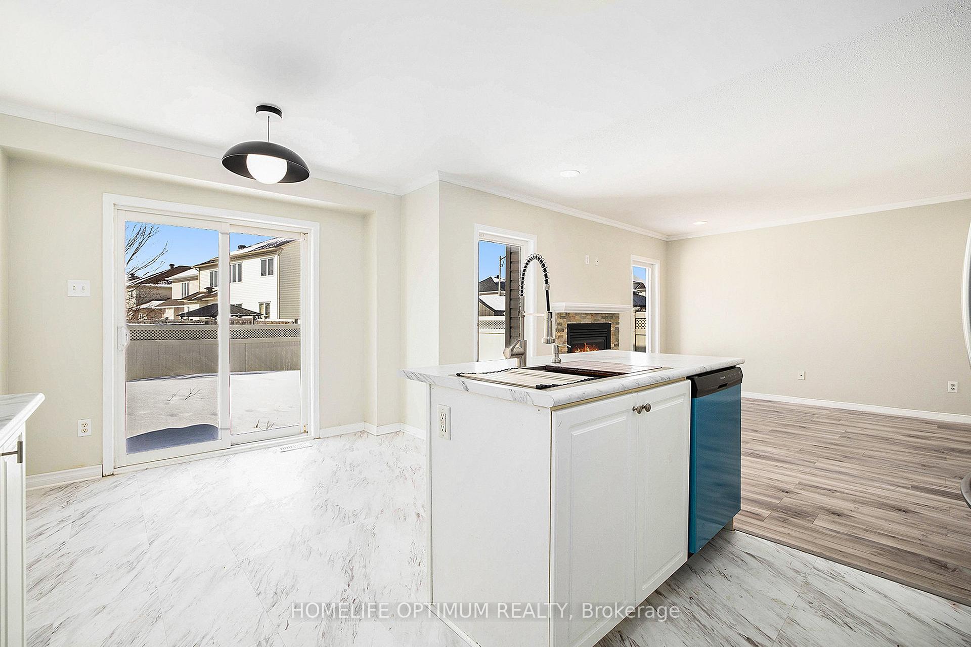 Photo 11 of 863 Taradale Drive, Ottawa, Barrhaven - Strandherd — HOMEH