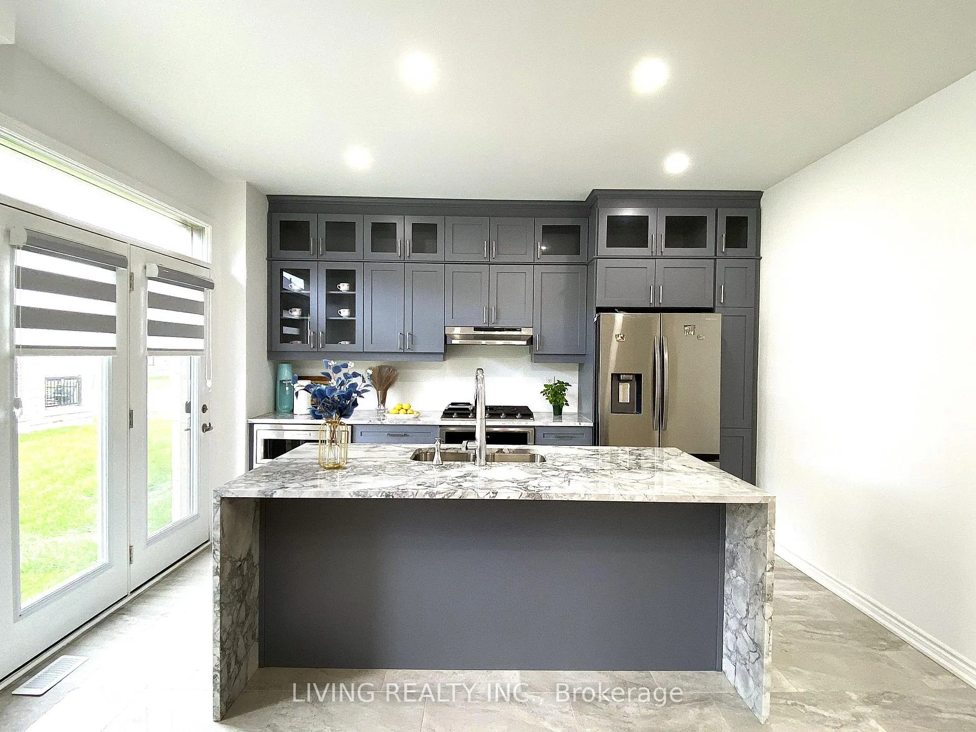 Photo 3 of 2806 Foxden Square, Pickering, Rural Pickering — HOMEH