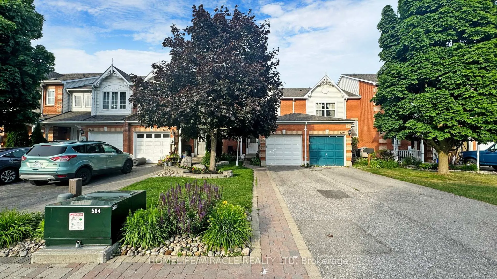 Photo 1 of 1711 Woodgate Trail, Oshawa, Samac — HOMEH