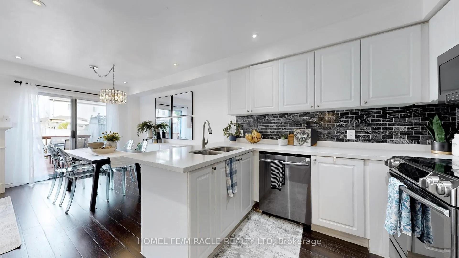 Photo 13 of 1711 Woodgate Trail, Oshawa, Samac — HOMEH