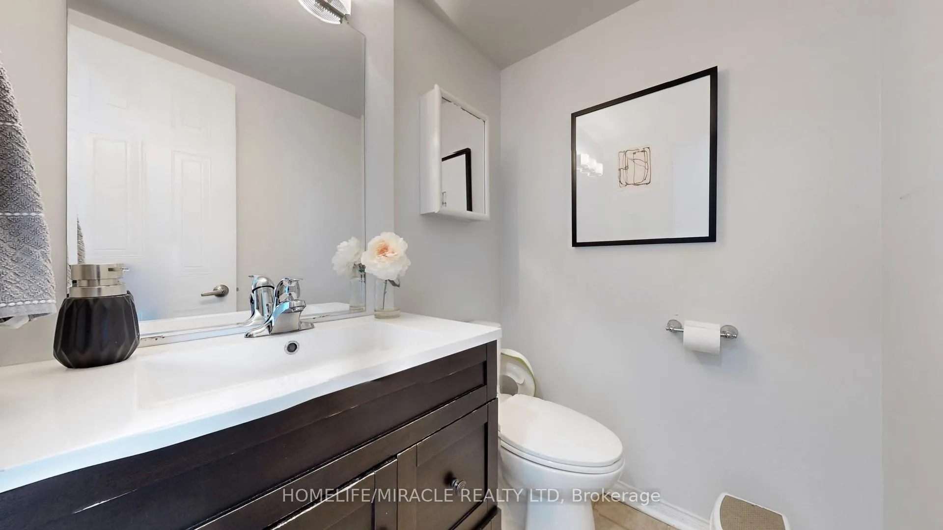 Photo 15 of 1711 Woodgate Trail, Oshawa, Samac — HOMEH