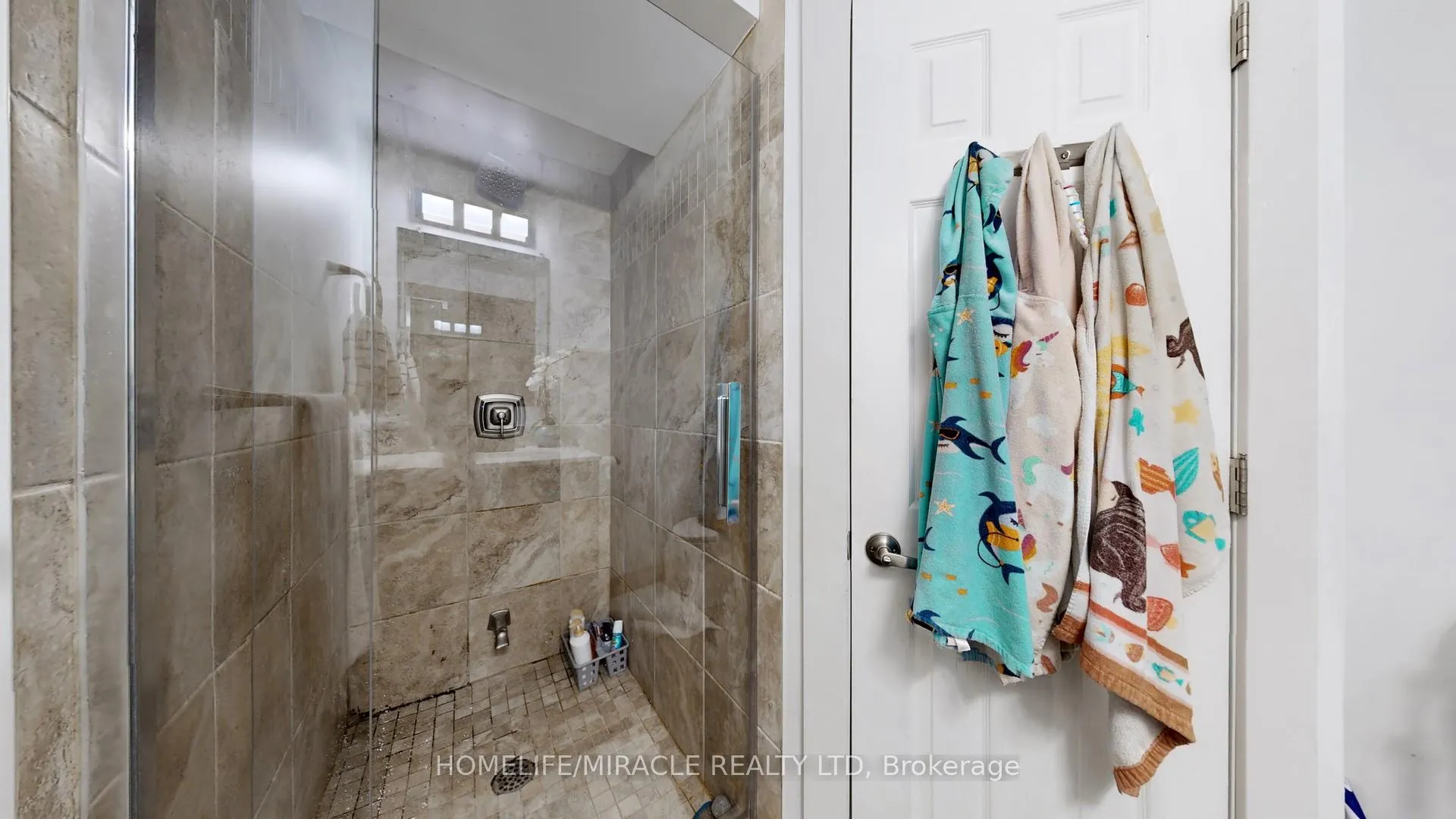 Photo 35 of 1711 Woodgate Trail, Oshawa, Samac — HOMEH