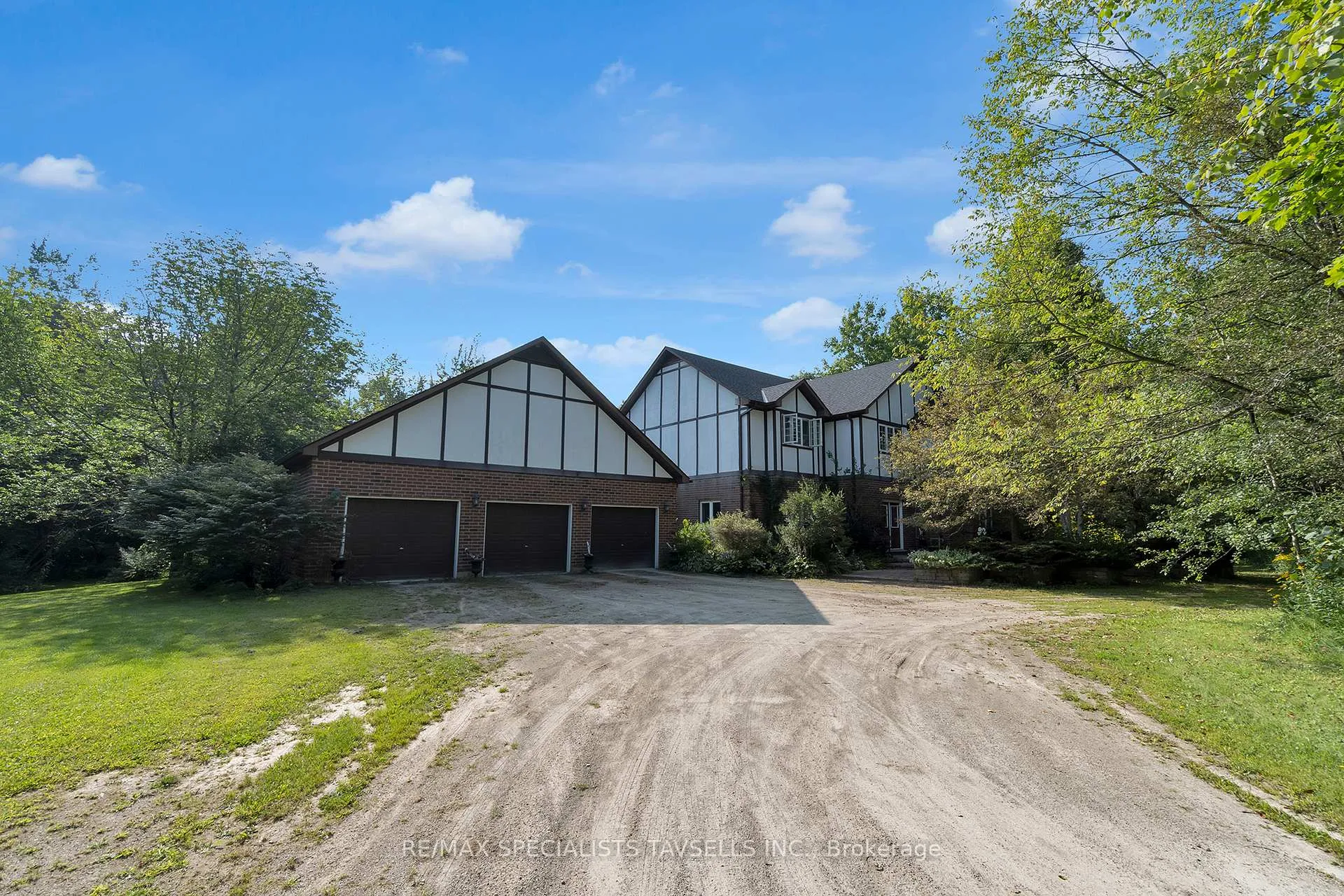 Front of 833228 4th Line