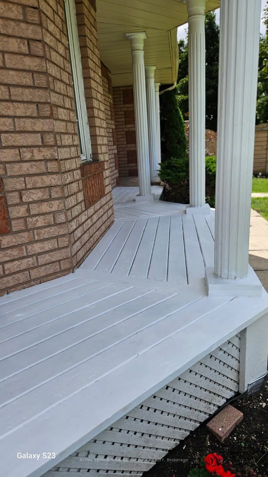 Photo 3 of 57 Vogue Street, Markham, Rouge River Estates — HOMEH