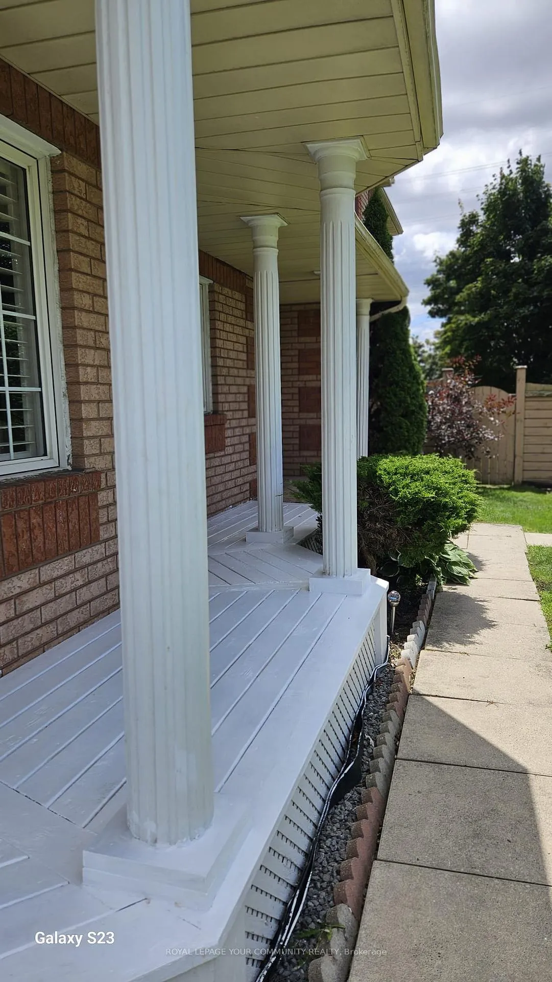 Photo 4 of 57 Vogue Street, Markham, Rouge River Estates — HOMEH