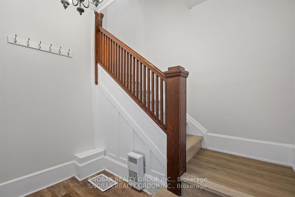 Photo 3 of 240 Dunlop Street W, Barrie, Queen's Park — HOMEH
