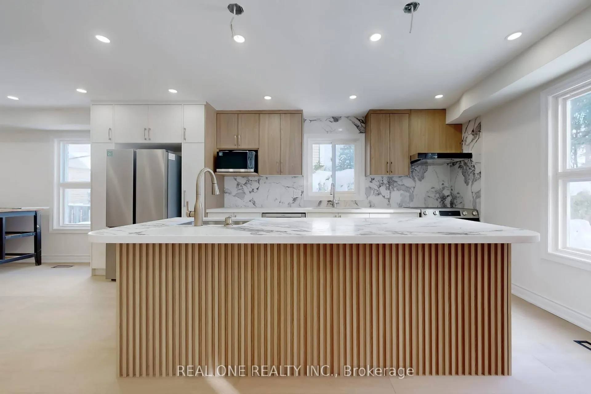 Photo 7 of 86 Breckonwood Crescent, Markham, Aileen-Willowbrook — HOMEH