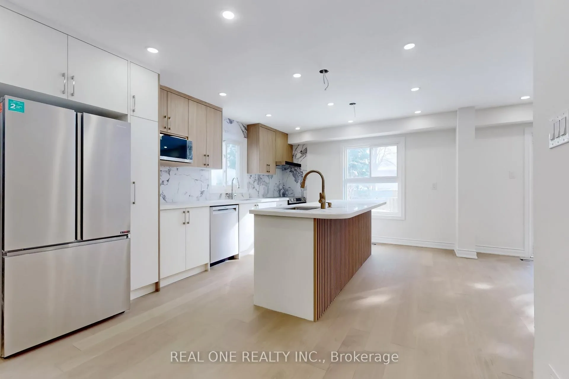 Photo 9 of 86 Breckonwood Crescent, Markham, Aileen-Willowbrook — HOMEH