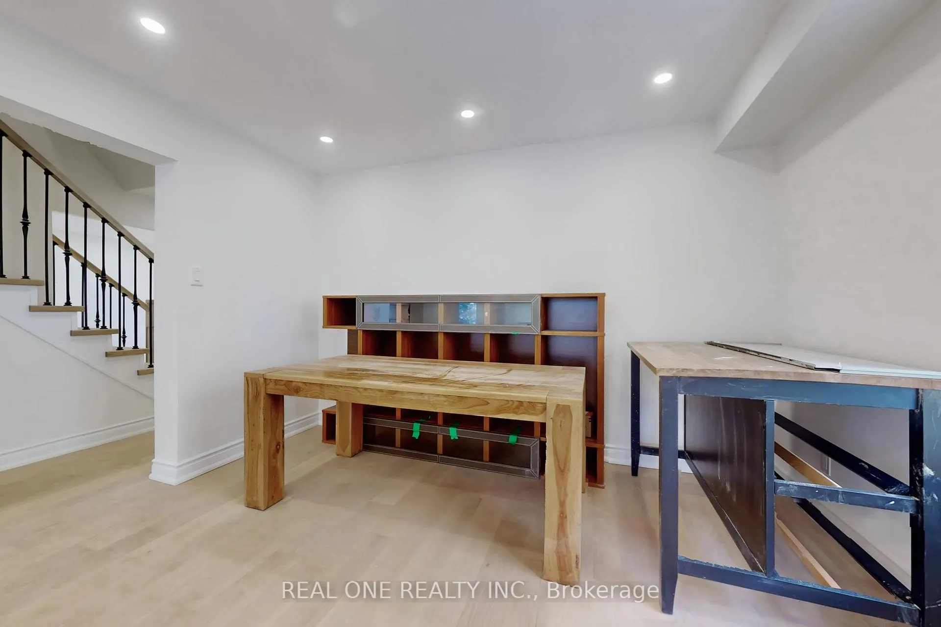 Photo 13 of 86 Breckonwood Crescent, Markham, Aileen-Willowbrook — HOMEH