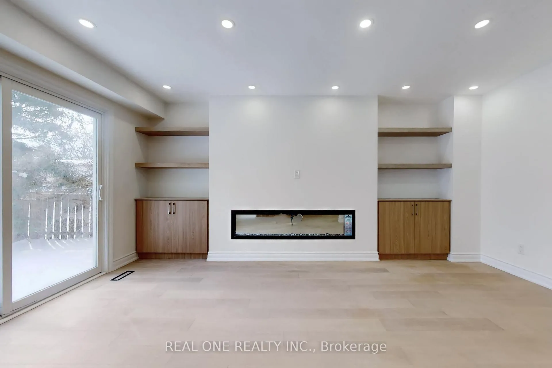 Photo 15 of 86 Breckonwood Crescent, Markham, Aileen-Willowbrook — HOMEH