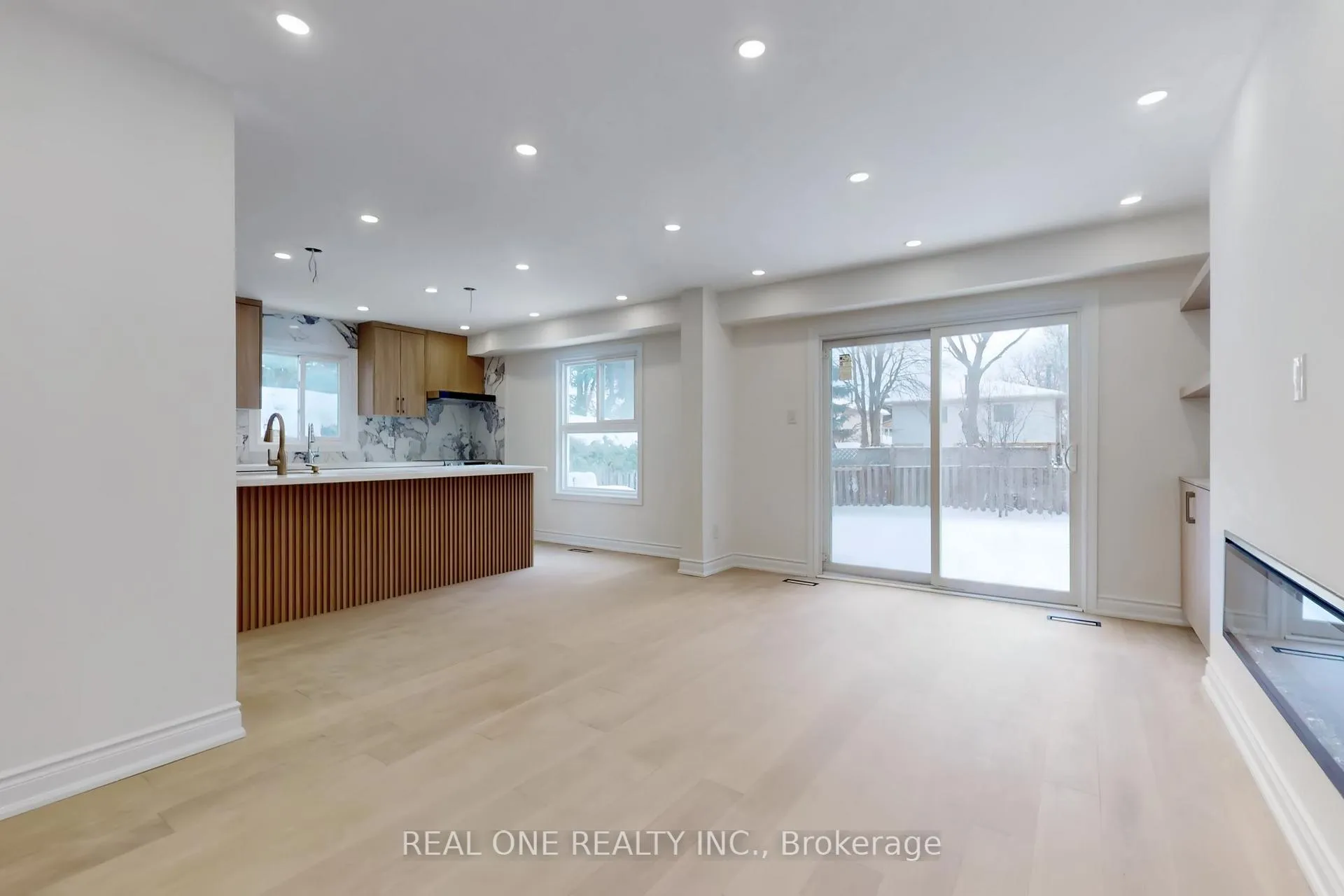 Photo 16 of 86 Breckonwood Crescent, Markham, Aileen-Willowbrook — HOMEH