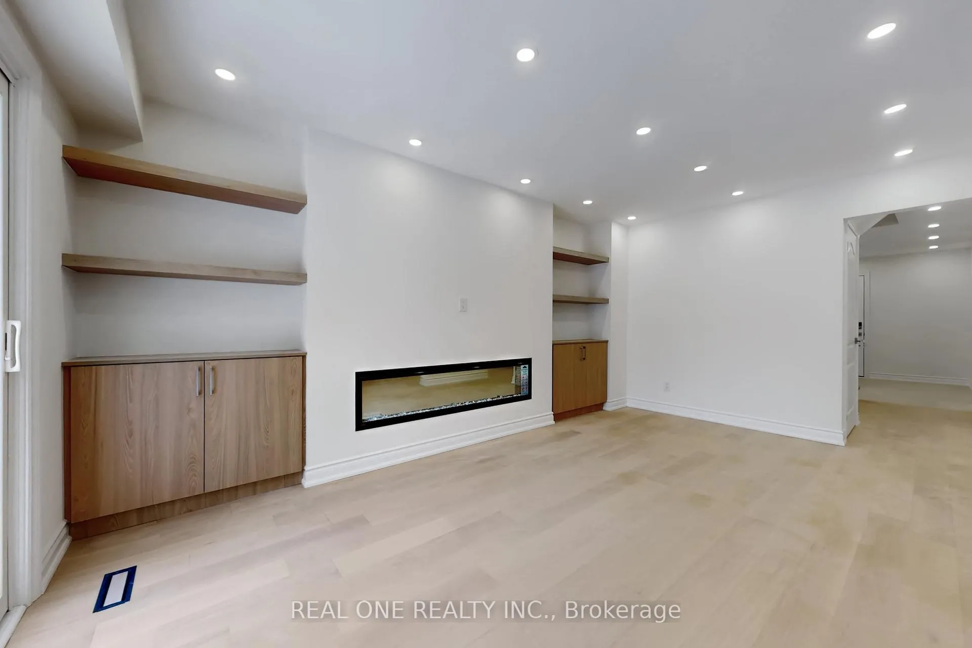 Photo 17 of 86 Breckonwood Crescent, Markham, Aileen-Willowbrook — HOMEH