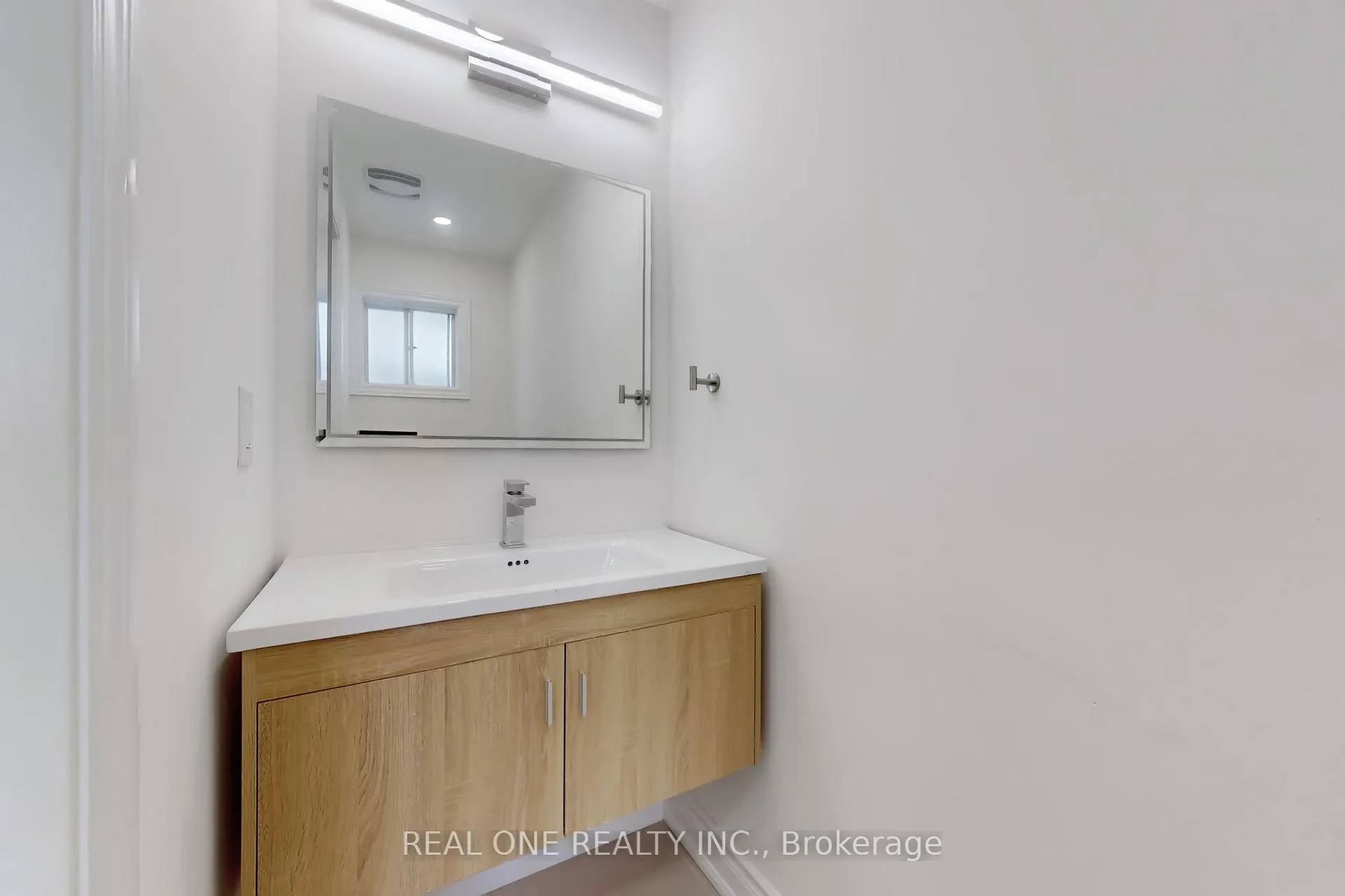 Photo 18 of 86 Breckonwood Crescent, Markham, Aileen-Willowbrook — HOMEH