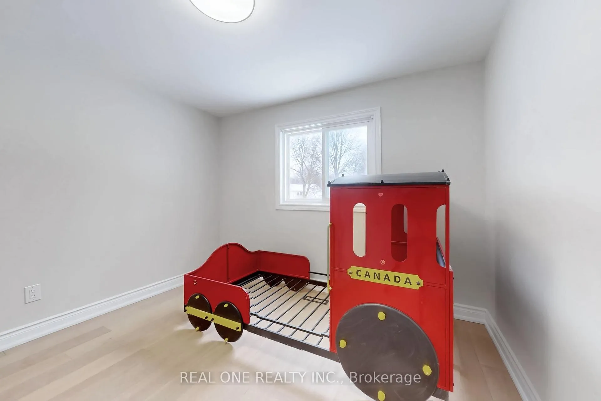 Photo 32 of 86 Breckonwood Crescent, Markham, Aileen-Willowbrook — HOMEH