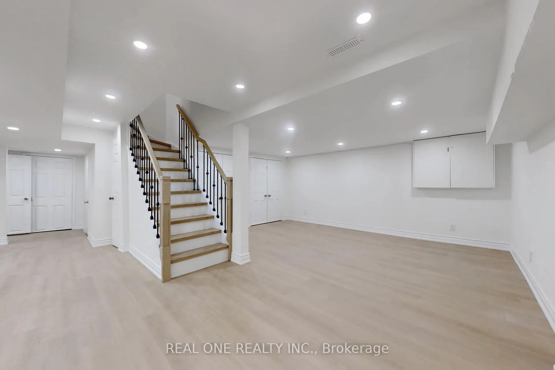 Photo 36 of 86 Breckonwood Crescent, Markham, Aileen-Willowbrook — HOMEH