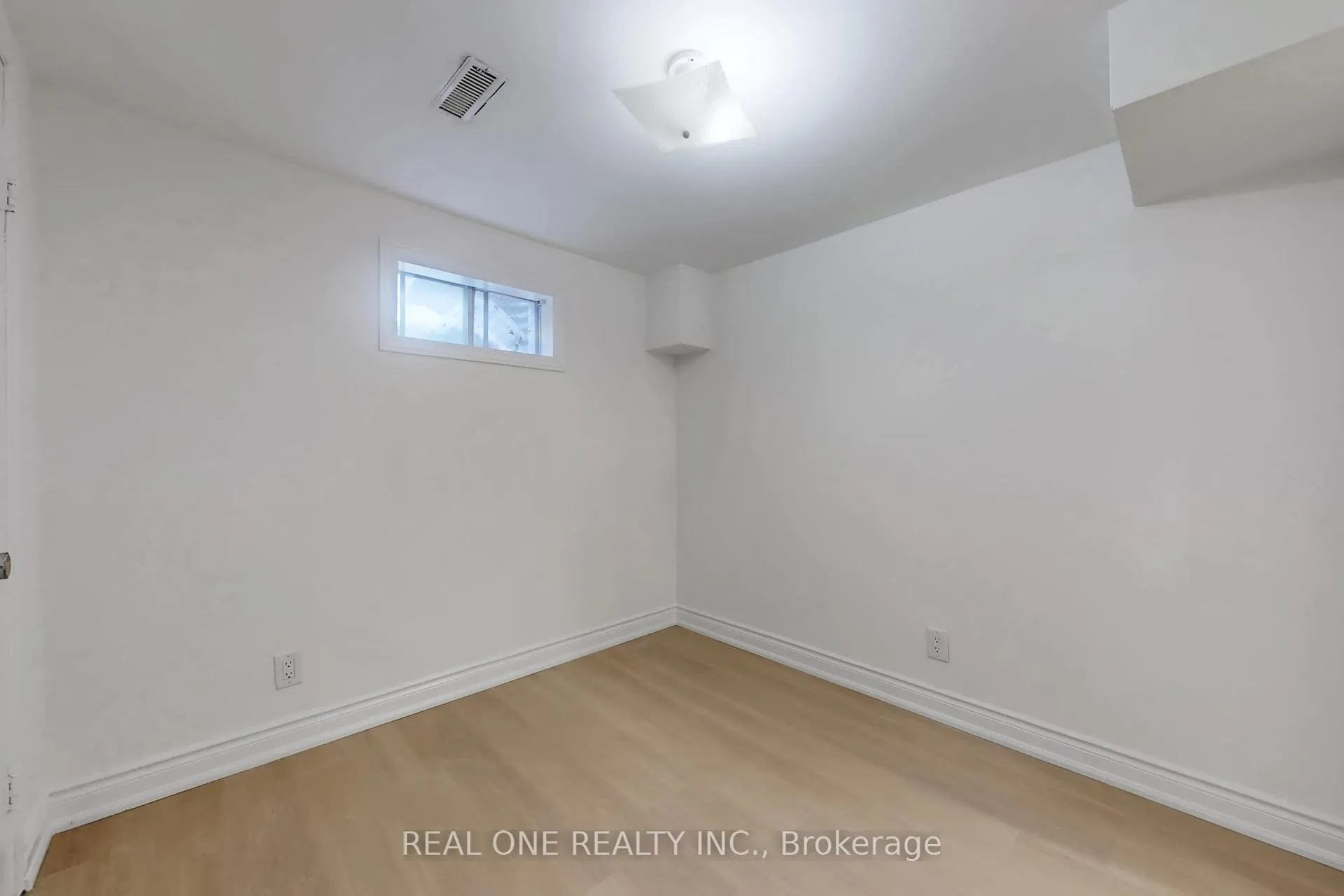 Photo 40 of 86 Breckonwood Crescent, Markham, Aileen-Willowbrook — HOMEH