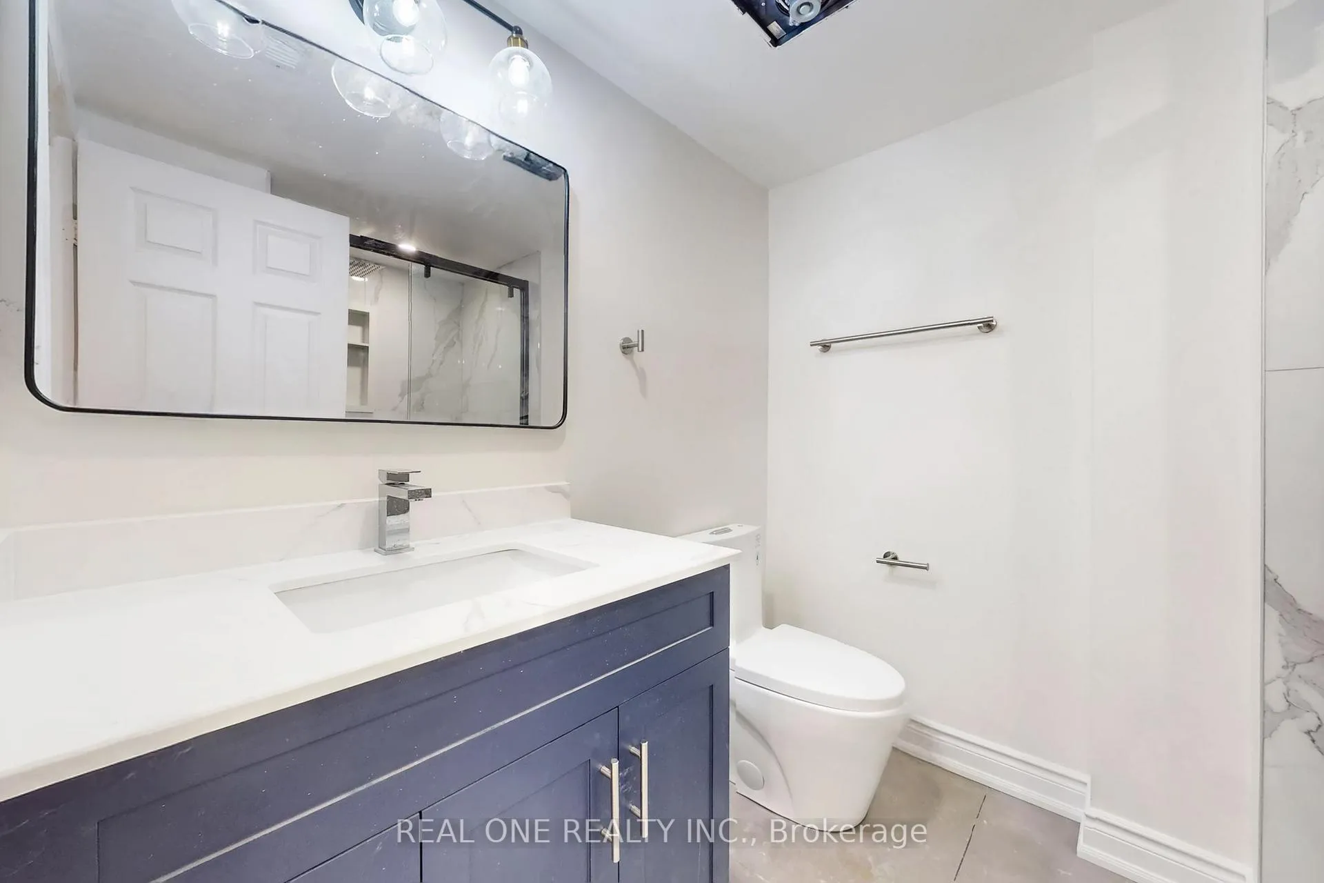 Photo 41 of 86 Breckonwood Crescent, Markham, Aileen-Willowbrook — HOMEH