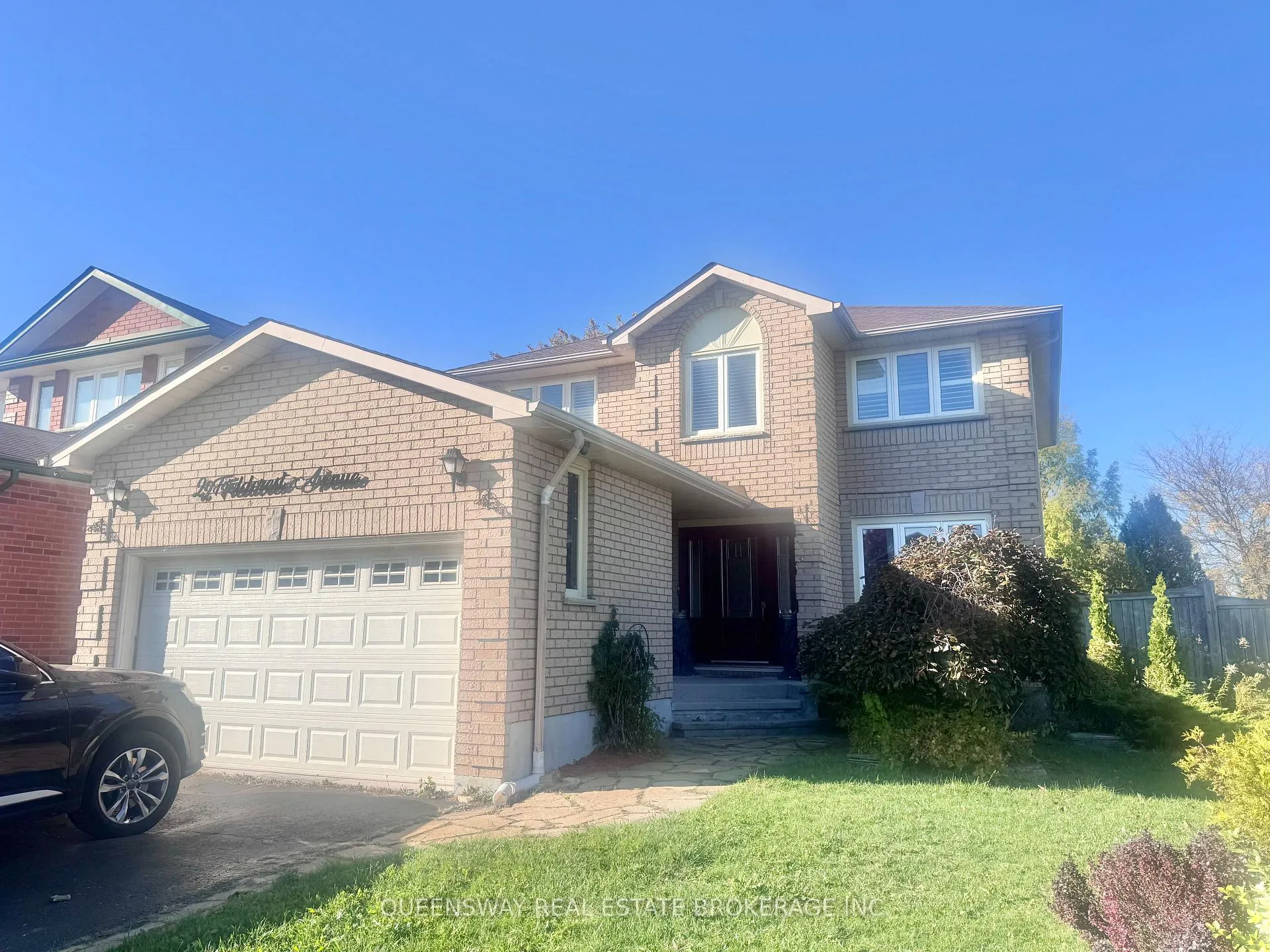 Photo 1 of 2 Fieldcrest Avenue, Clarington, Courtice — HOMEH