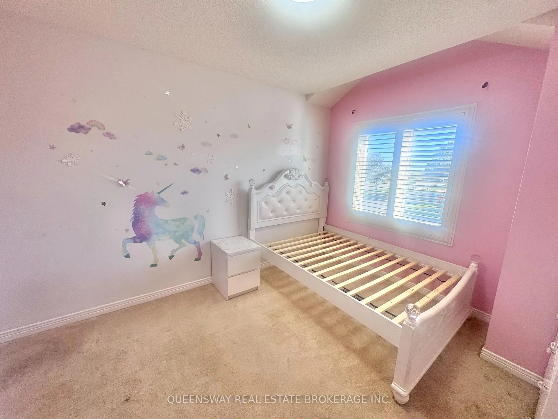Photo 9 of 2 Fieldcrest Avenue, Clarington, Courtice — HOMEH