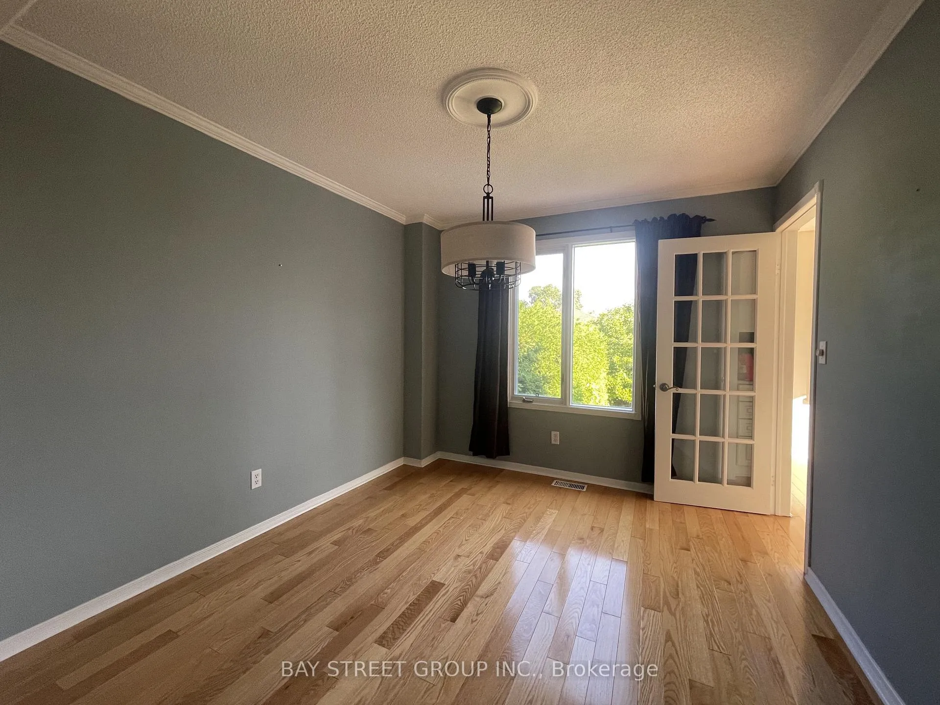 Photo 2 of 551 Sackville Crescent, Kingston, City Southwest — HOMEH