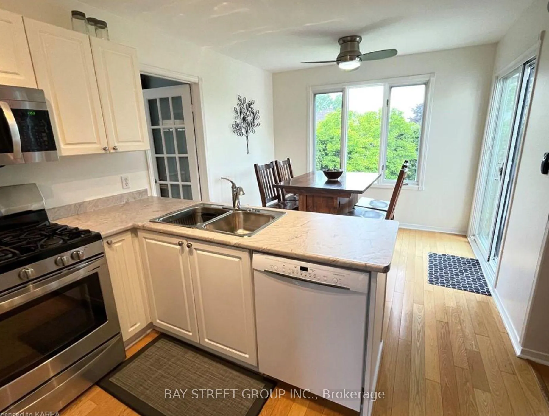 Photo 4 of 551 Sackville Crescent, Kingston, City Southwest — HOMEH