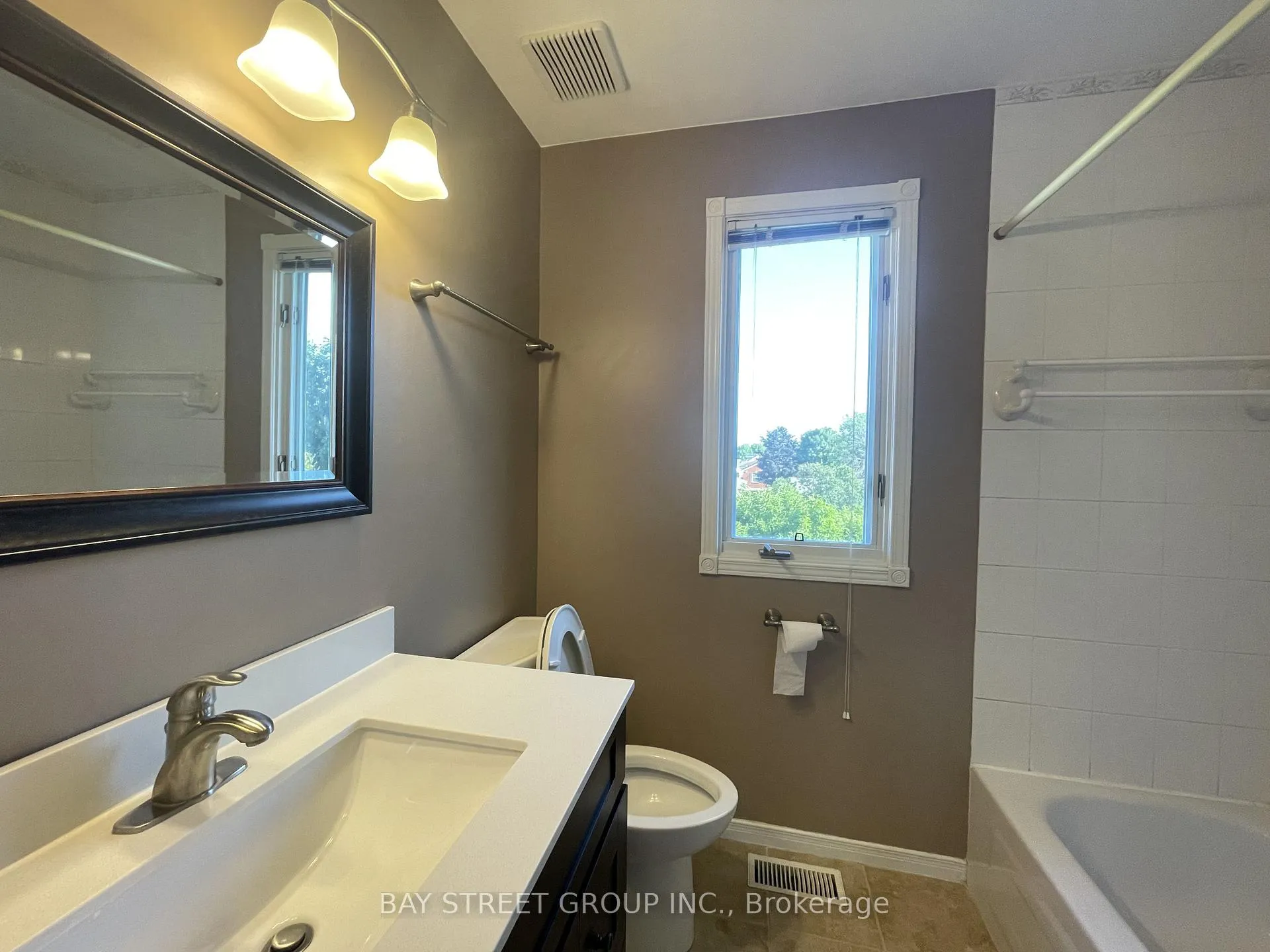 Photo 14 of 551 Sackville Crescent, Kingston, City Southwest — HOMEH