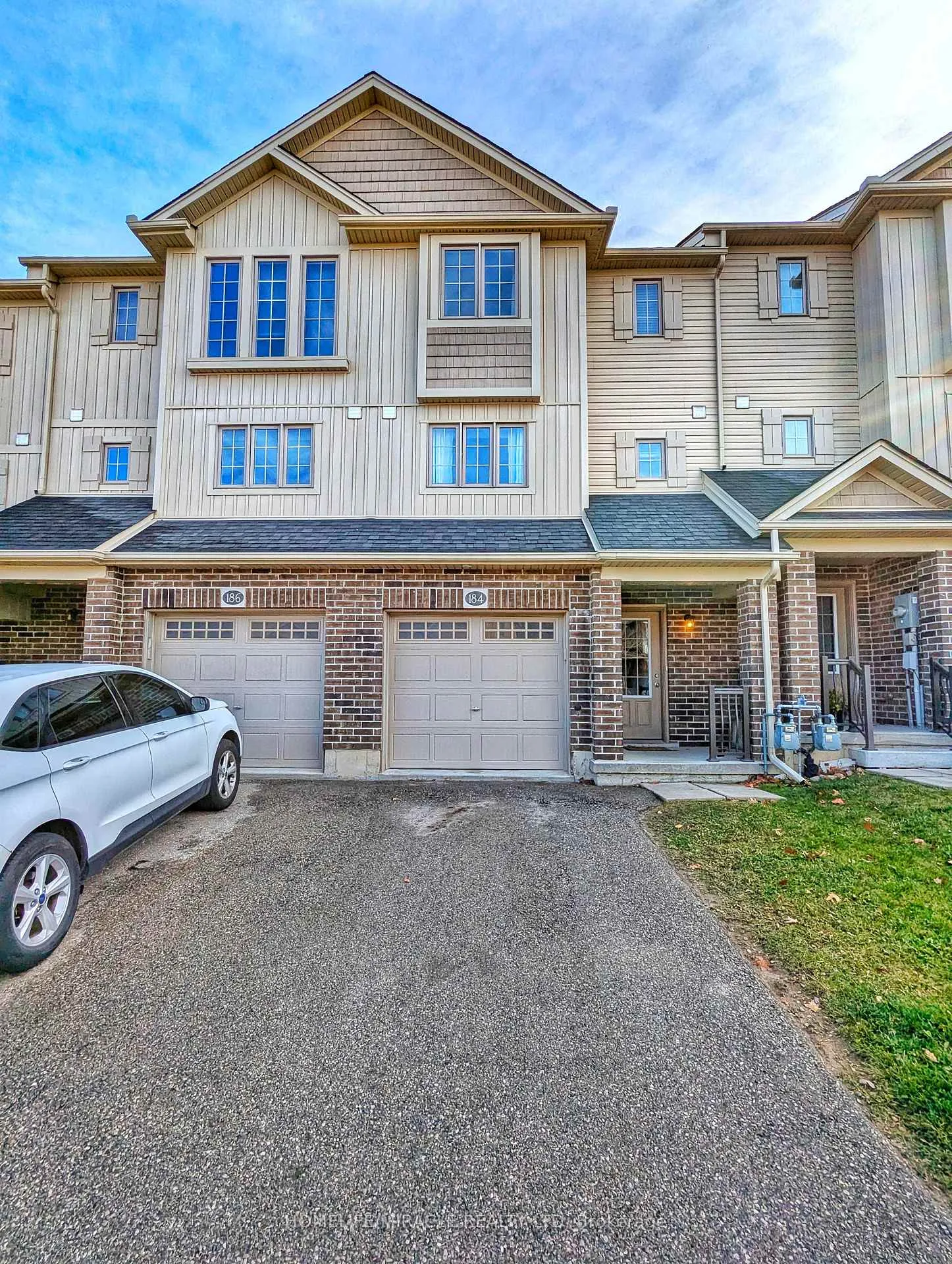 Photo 2 of 184 Maitland Street, Kitchener, Huron Park — HOMEH