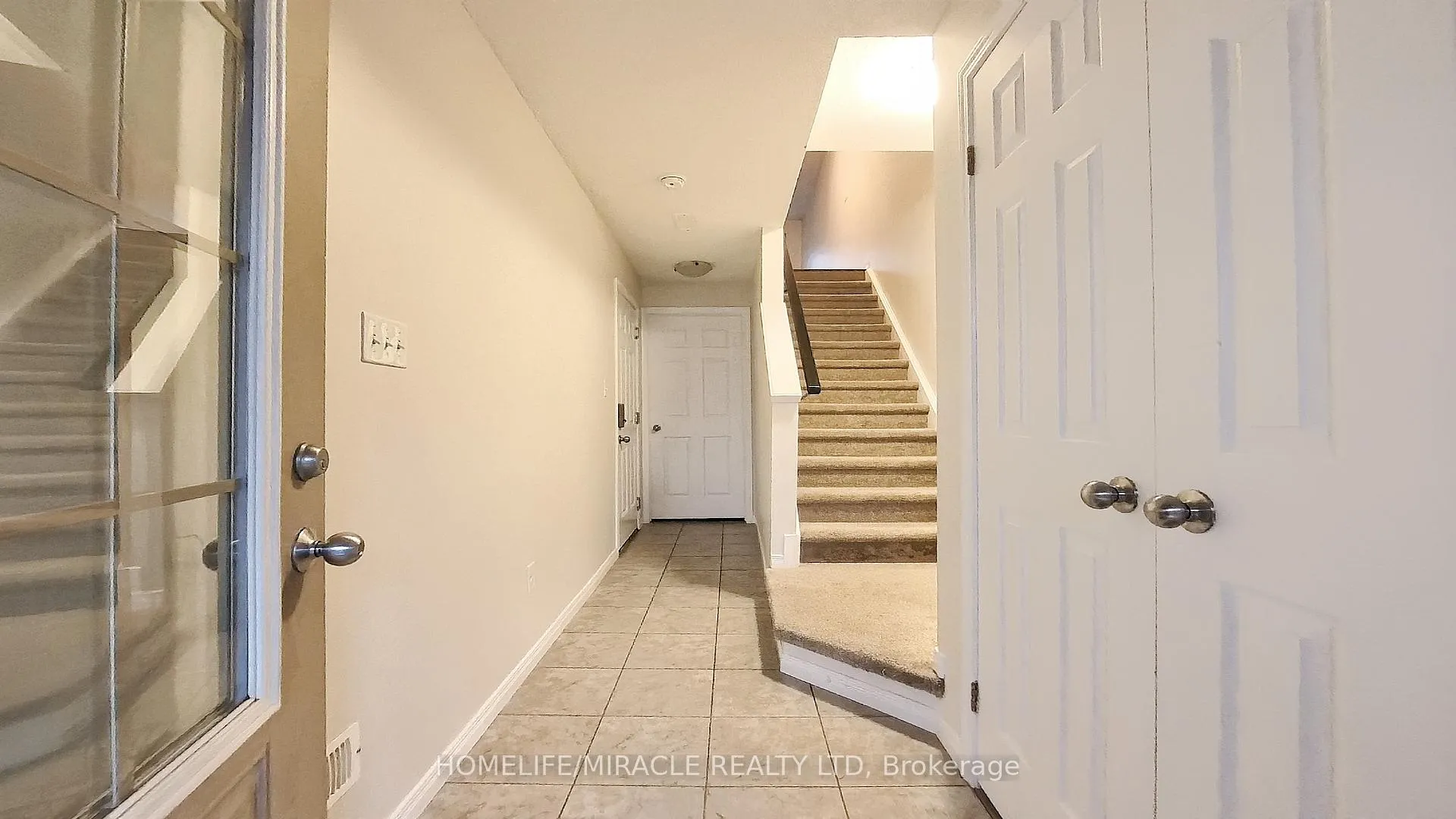 Photo 3 of 184 Maitland Street, Kitchener, Huron Park — HOMEH