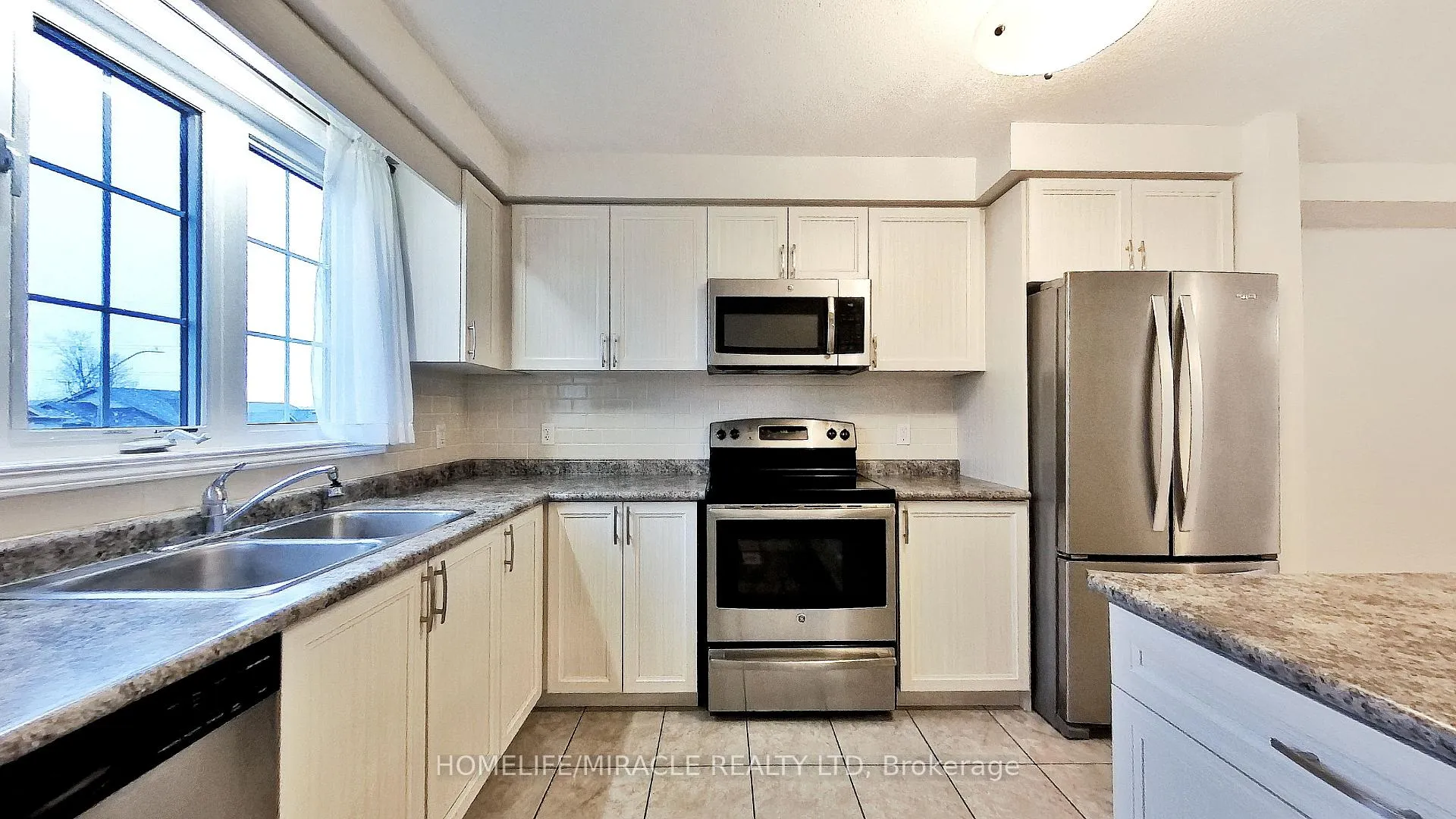 Photo 9 of 184 Maitland Street, Kitchener, Huron Park — HOMEH