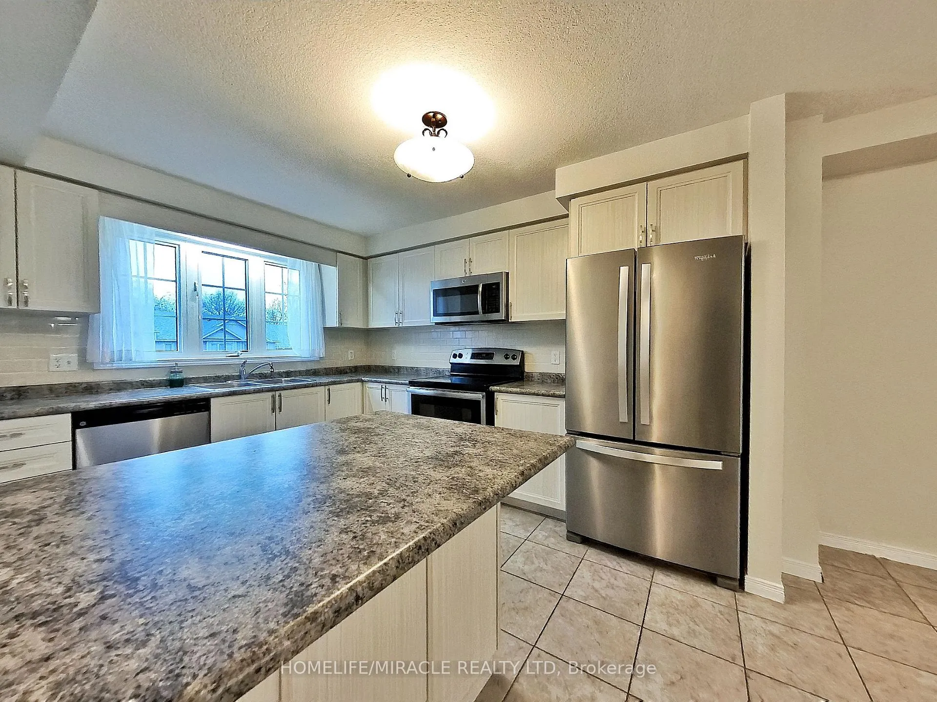 Photo 10 of 184 Maitland Street, Kitchener, Huron Park — HOMEH