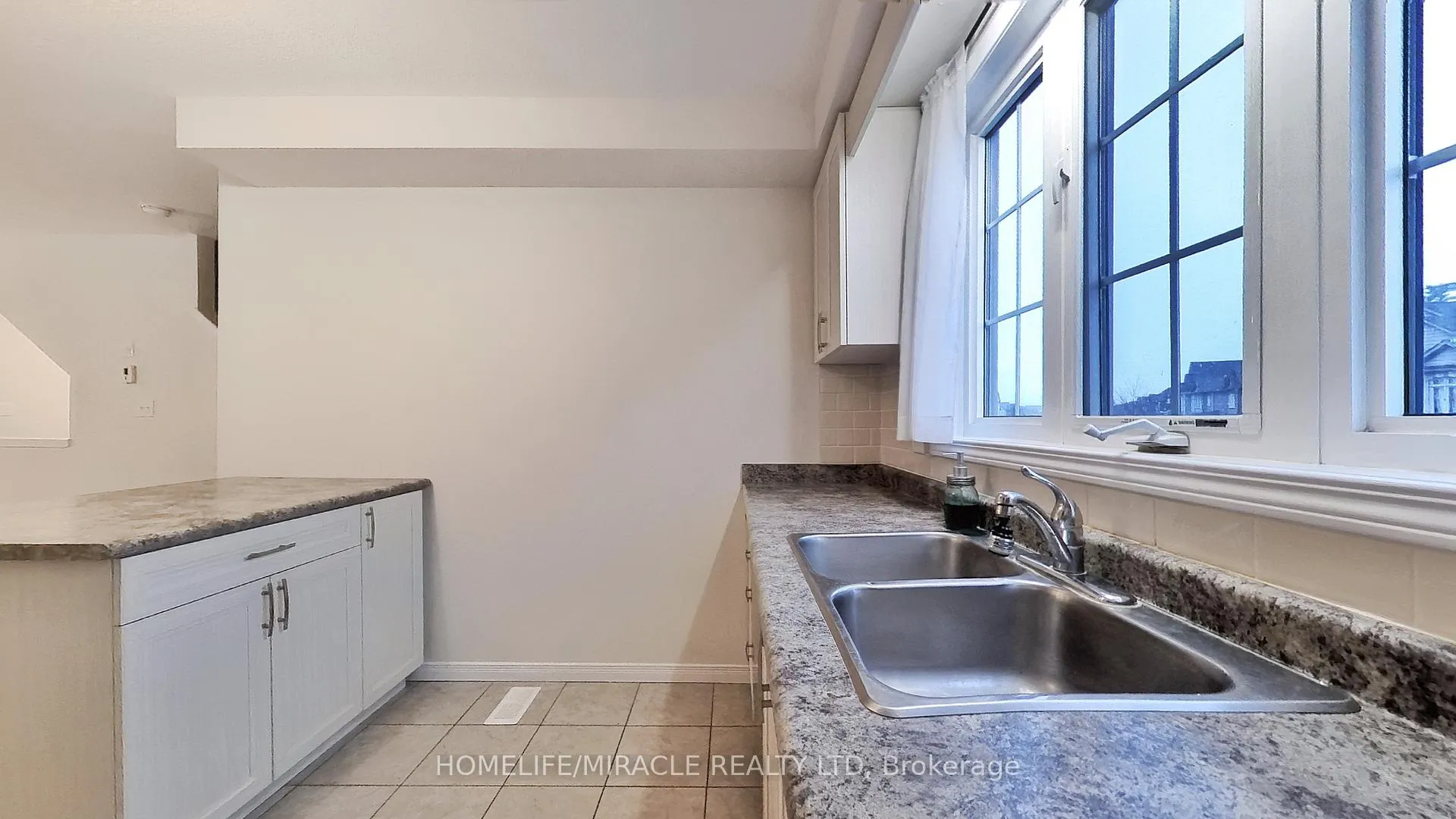 Photo 17 of 184 Maitland Street, Kitchener, Huron Park — HOMEH