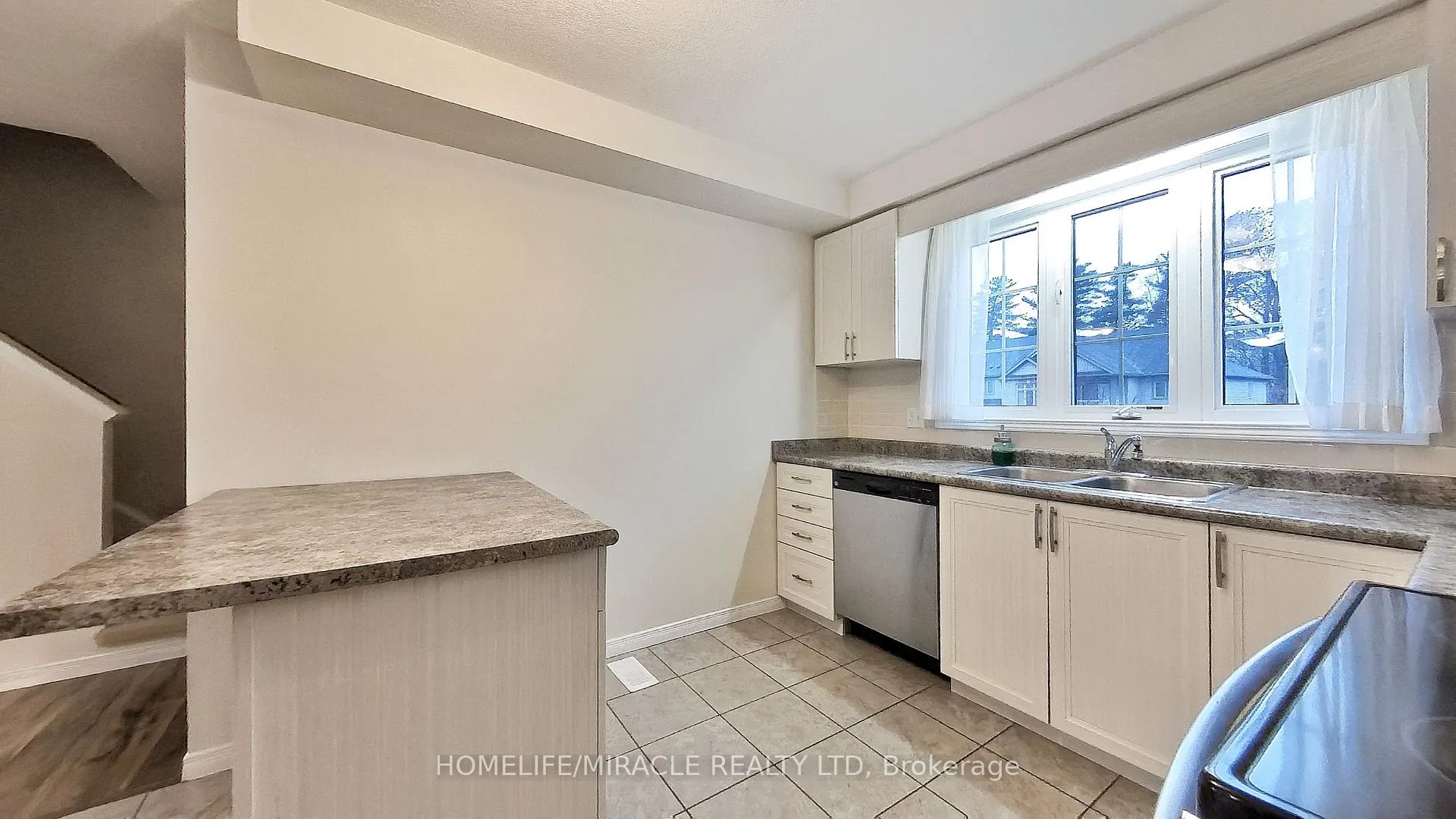 Photo 18 of 184 Maitland Street, Kitchener, Huron Park — HOMEH