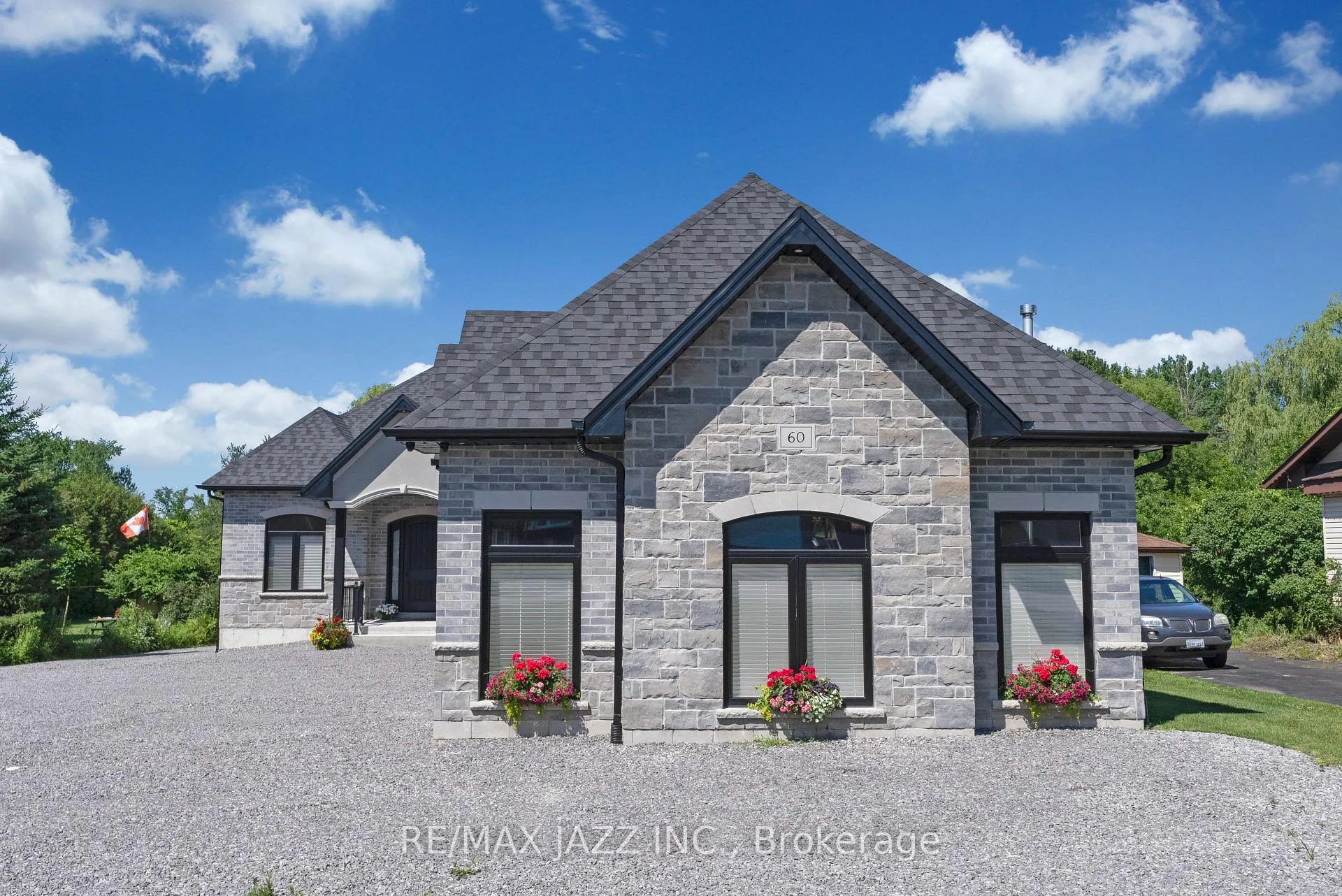 Photo 2 of 60 Varcoe Road, Clarington, Courtice — HOMEH