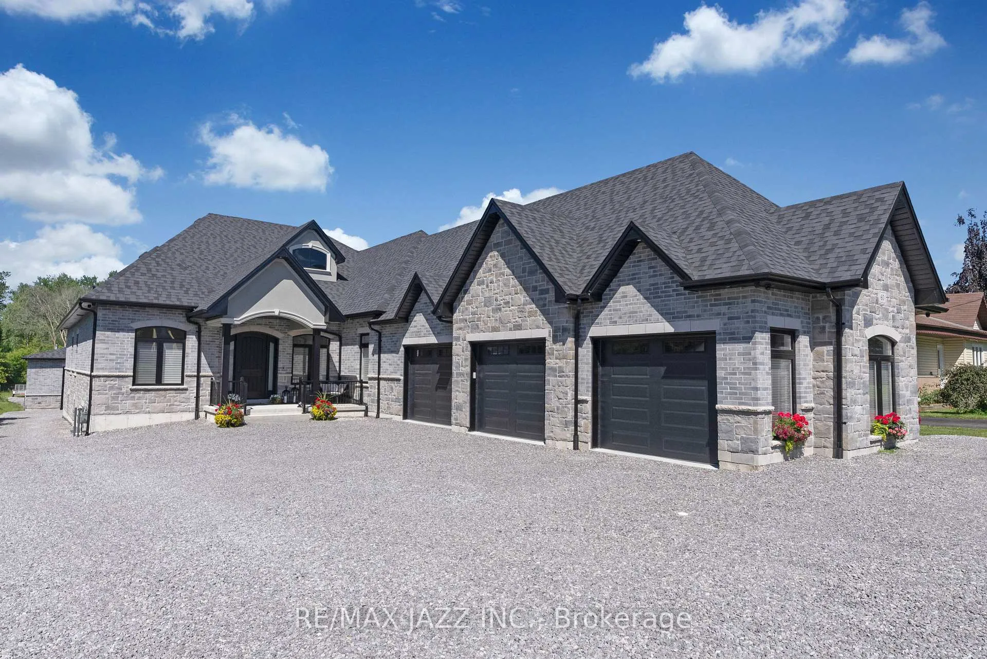 Photo 3 of 60 Varcoe Road, Clarington, Courtice — HOMEH