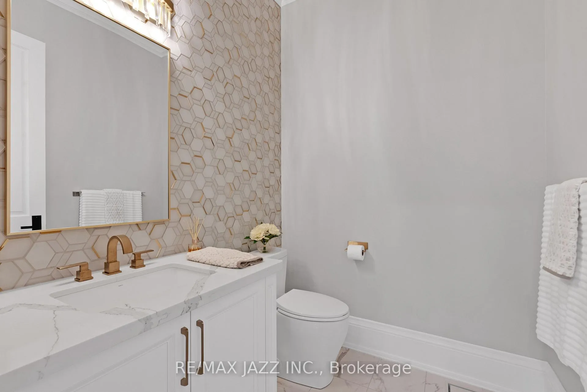 Photo 15 of 60 Varcoe Road, Clarington, Courtice — HOMEH