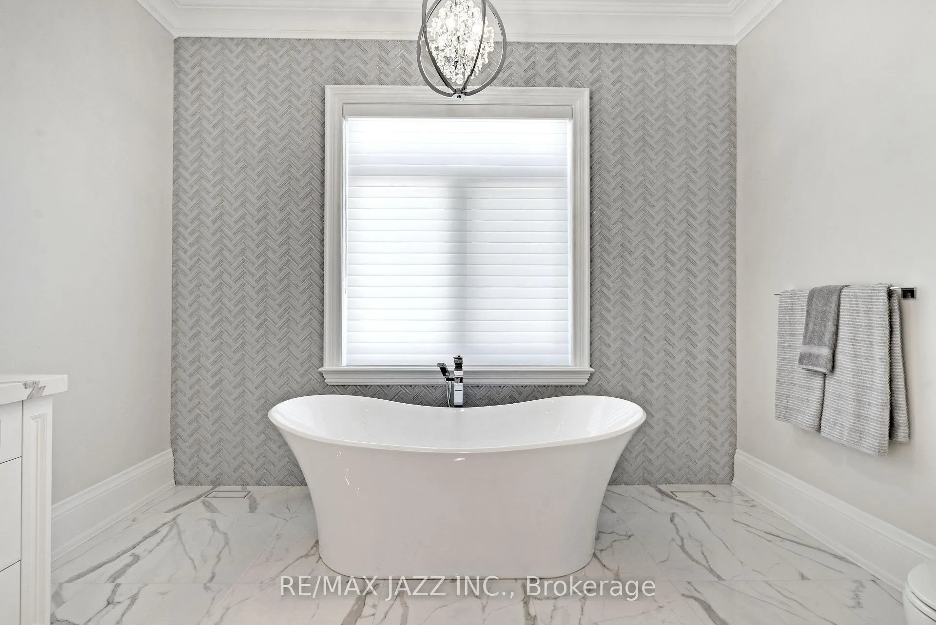 Photo 20 of 60 Varcoe Road, Clarington, Courtice — HOMEH