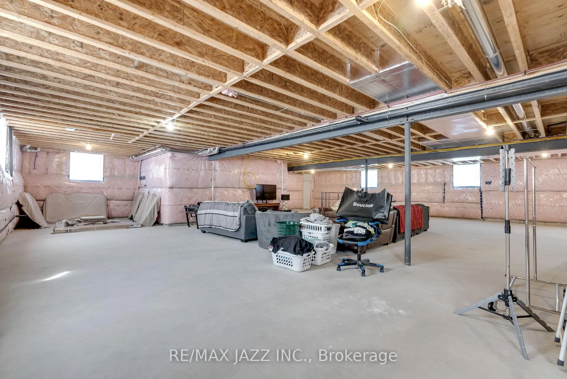 Photo 25 of 60 Varcoe Road, Clarington, Courtice — HOMEH