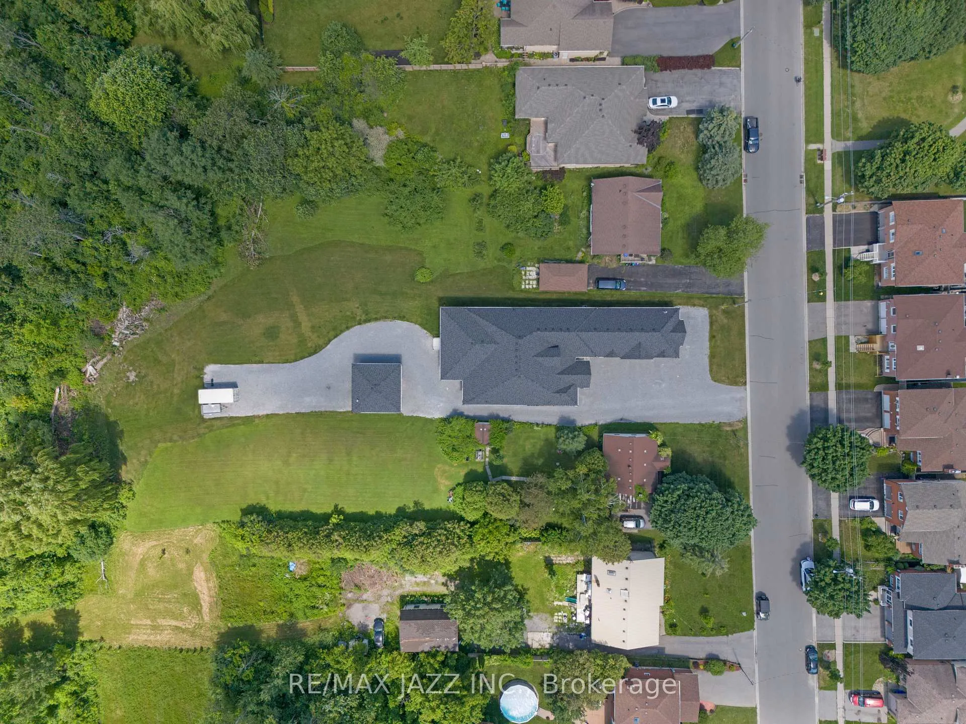 Photo 35 of 60 Varcoe Road, Clarington, Courtice — HOMEH