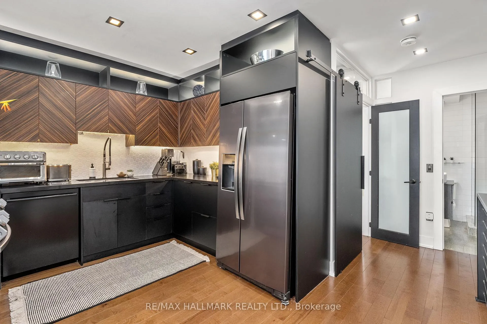 Photo 4 of Unit Upper, 2nd/3rd Floor, 13 Woodfield Road, Toronto, Greenwood-Coxwell — HOMEH