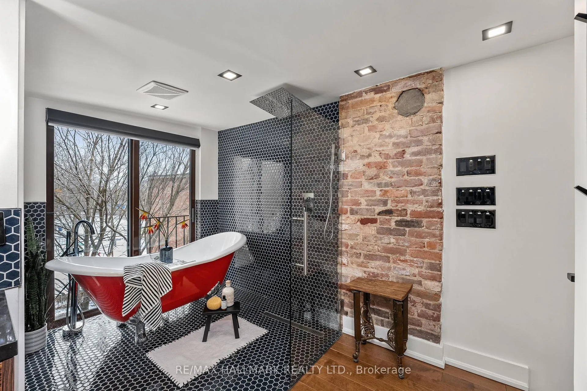 Photo 13 of Unit Upper, 2nd/3rd Floor, 13 Woodfield Road, Toronto, Greenwood-Coxwell — HOMEH