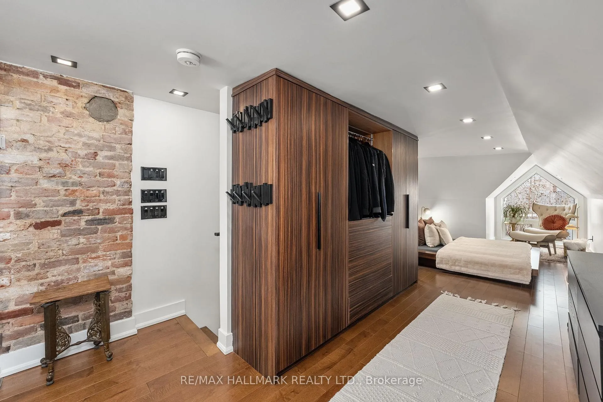 Photo 15 of Unit Upper, 2nd/3rd Floor, 13 Woodfield Road, Toronto, Greenwood-Coxwell — HOMEH