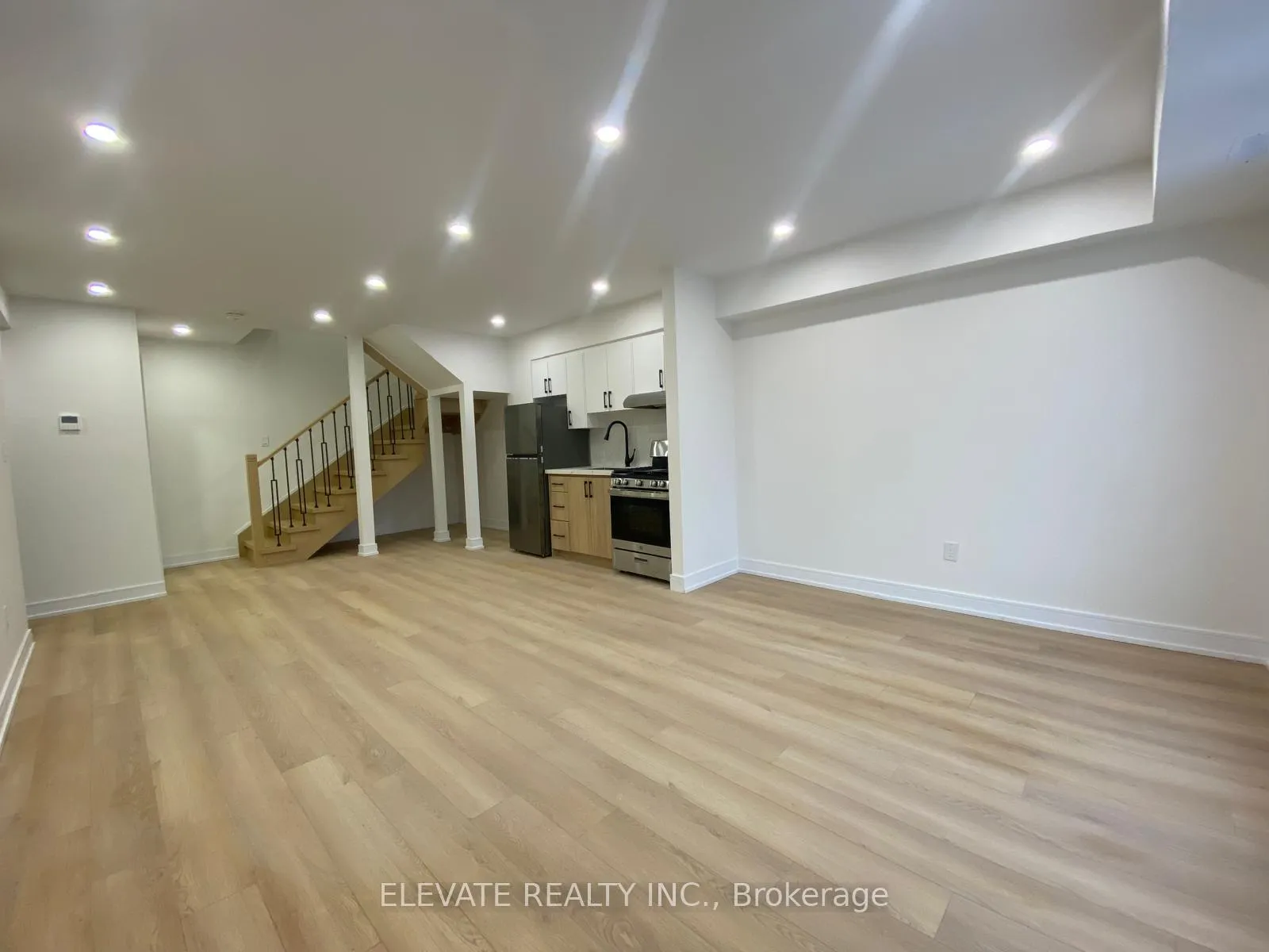 Photo 5 of Unit 2, 462 Northcliffe Boulevard, Toronto, Oakwood Village — HOMEH