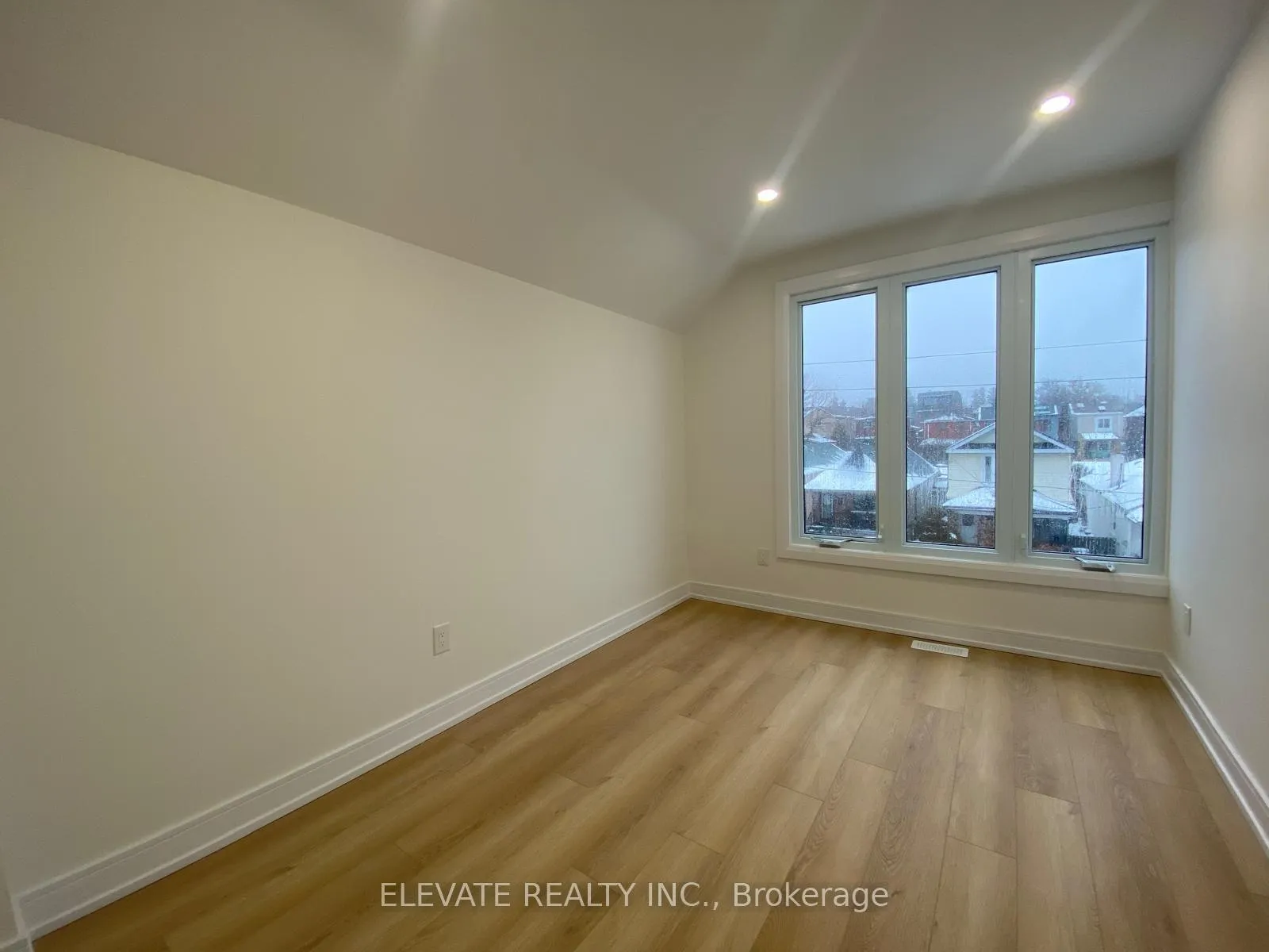 Photo 9 of Unit 2, 462 Northcliffe Boulevard, Toronto, Oakwood Village — HOMEH